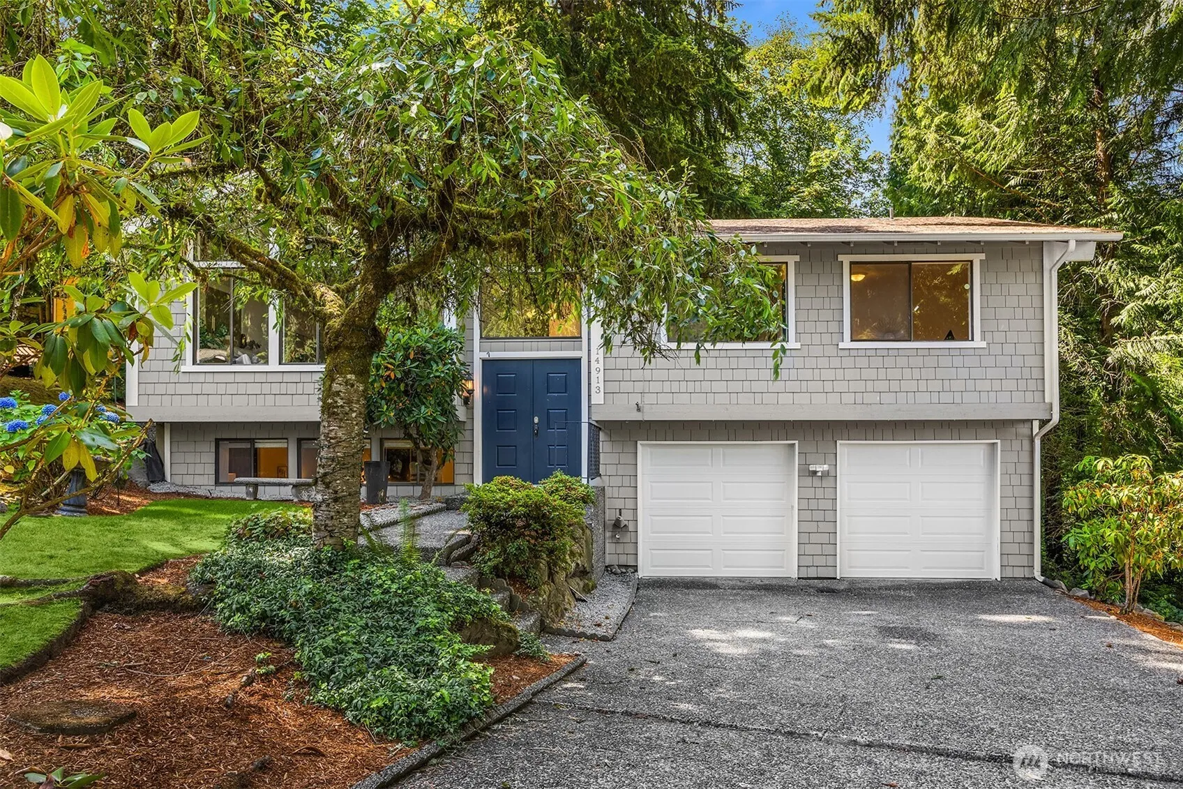 Property photo for 14913 Se 47th Court, Bellevue photo 2