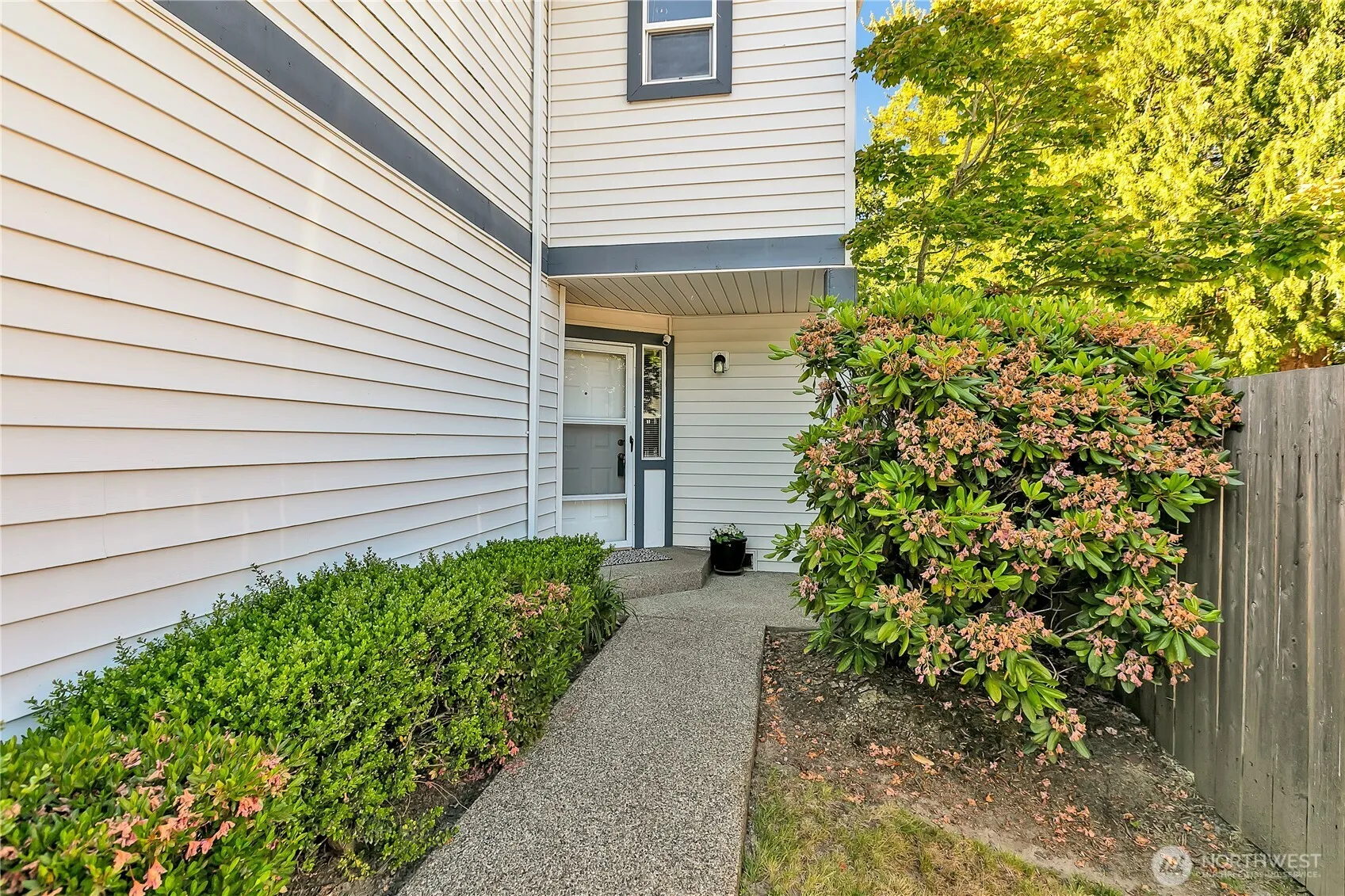 Property photo for 11536 Se 221st Place, Kent photo 2