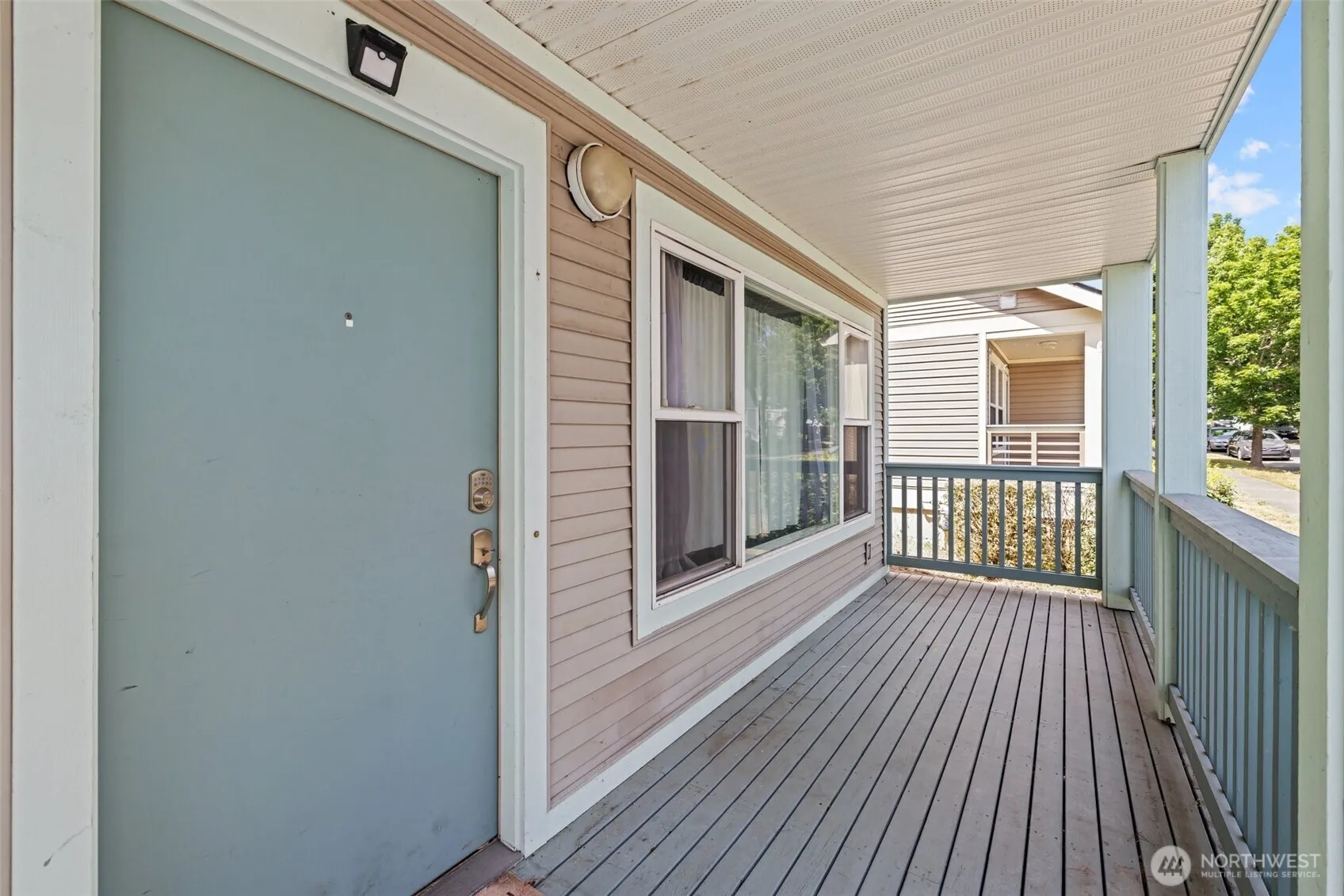 Property photo for 6533 29th Avenue S, Seattle photo 4