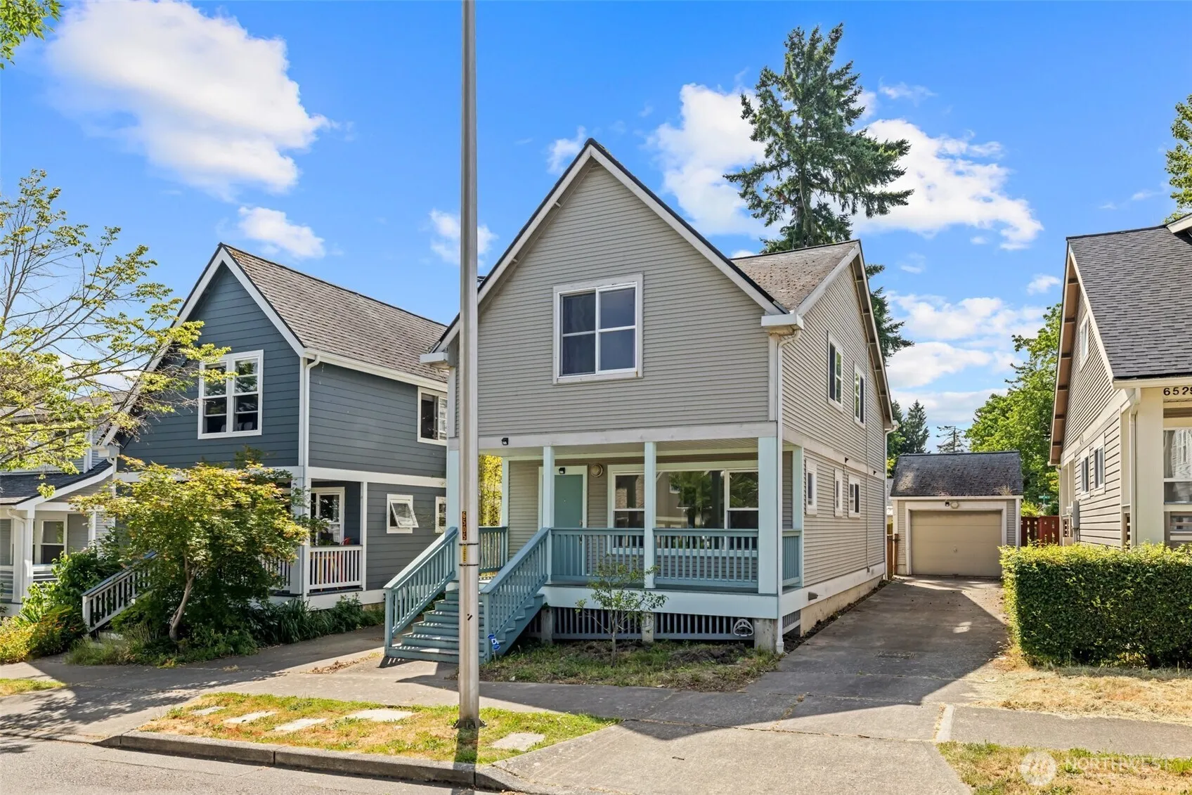 Property photo for 6533 29th Avenue S, Seattle photo 3