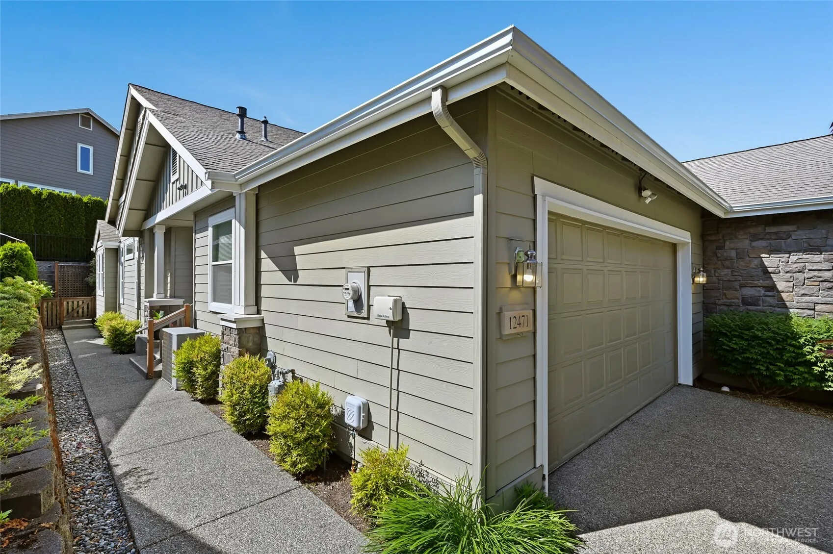 Property photo for 12471 240th Place Ne, Redmond photo 3