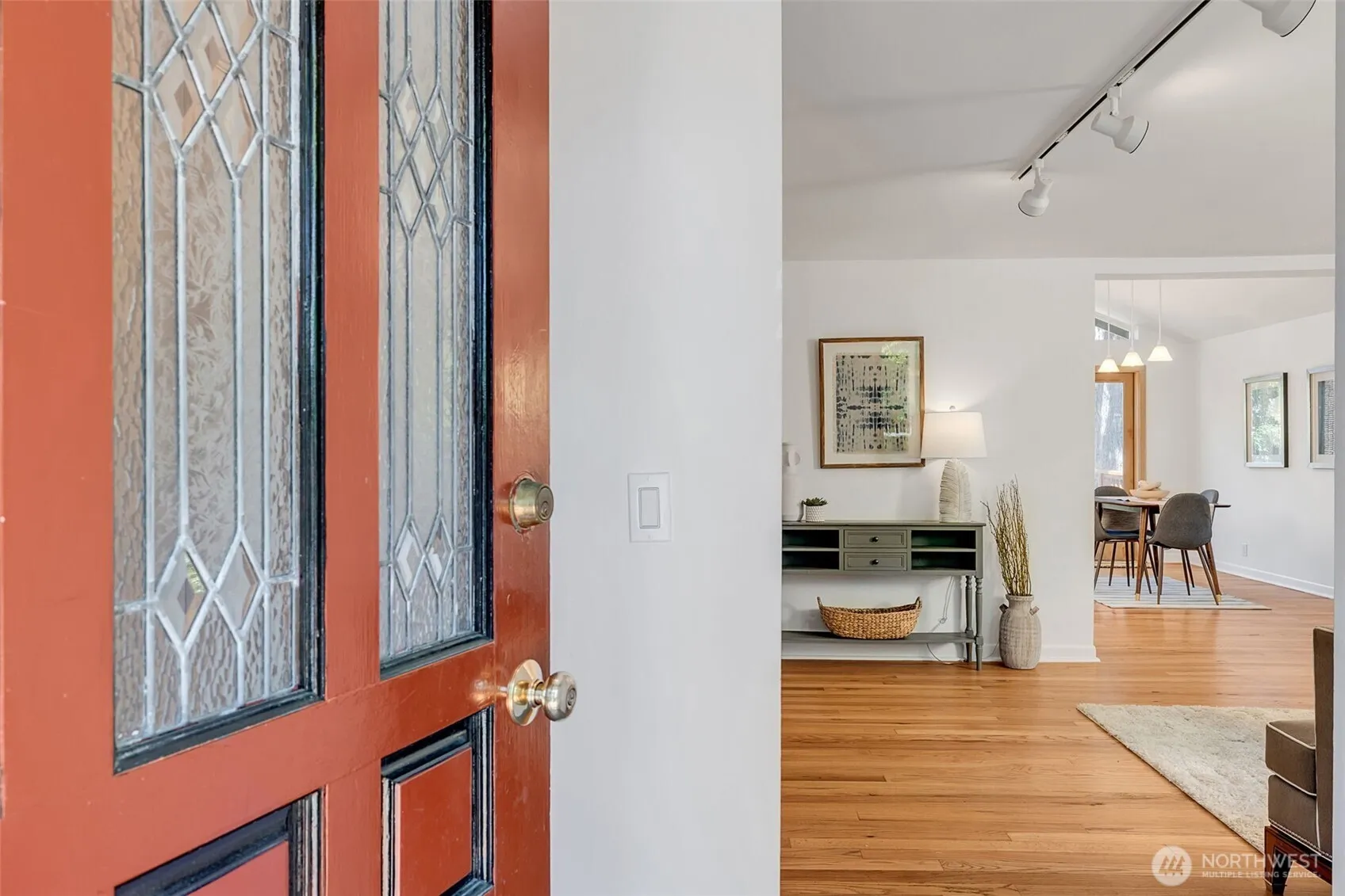 Property photo for 11557 Palatine Avenue N, Seattle photo 4