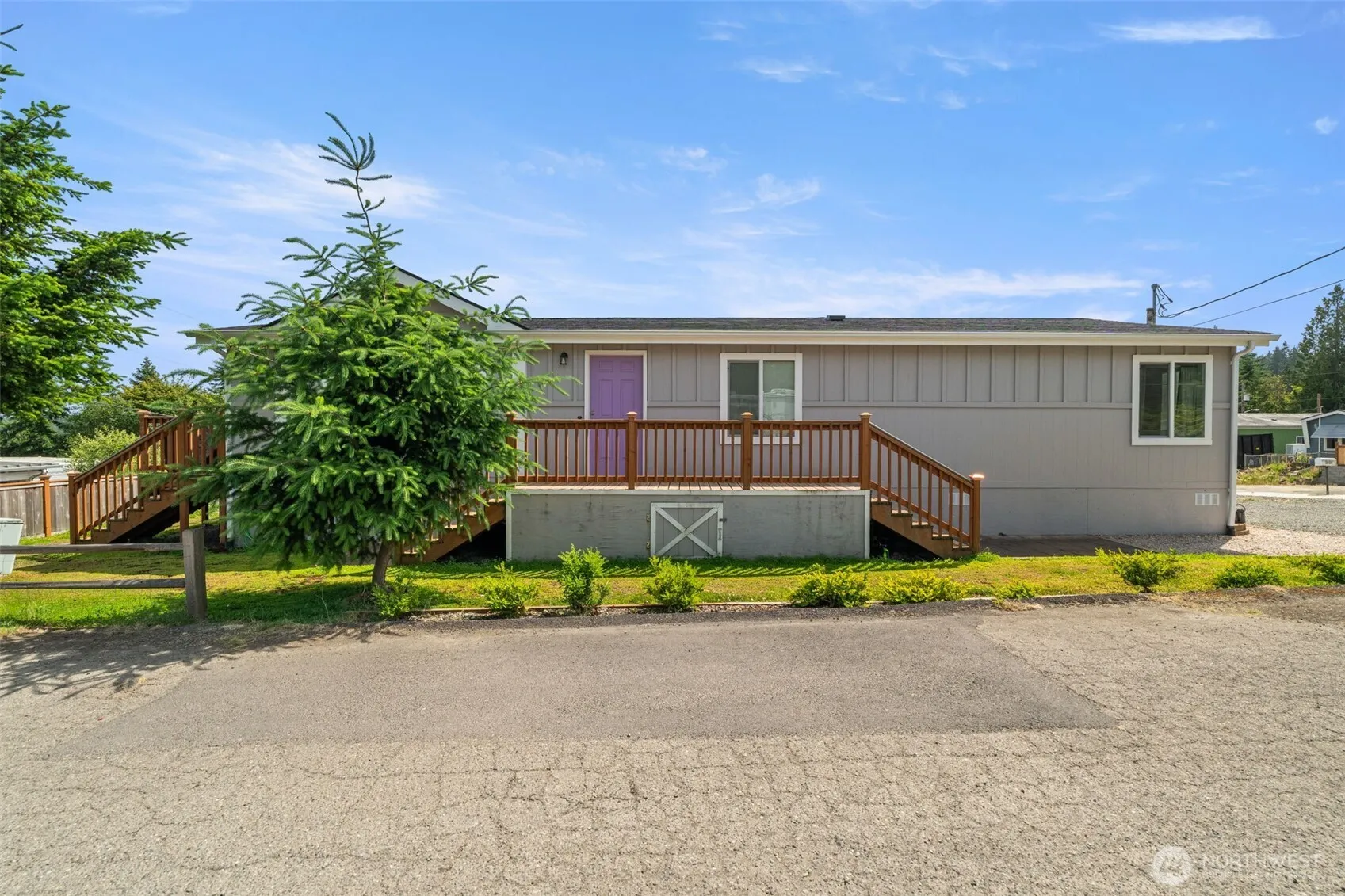 Property photo for 1908 2nd Avenue W, Bremerton photo 3