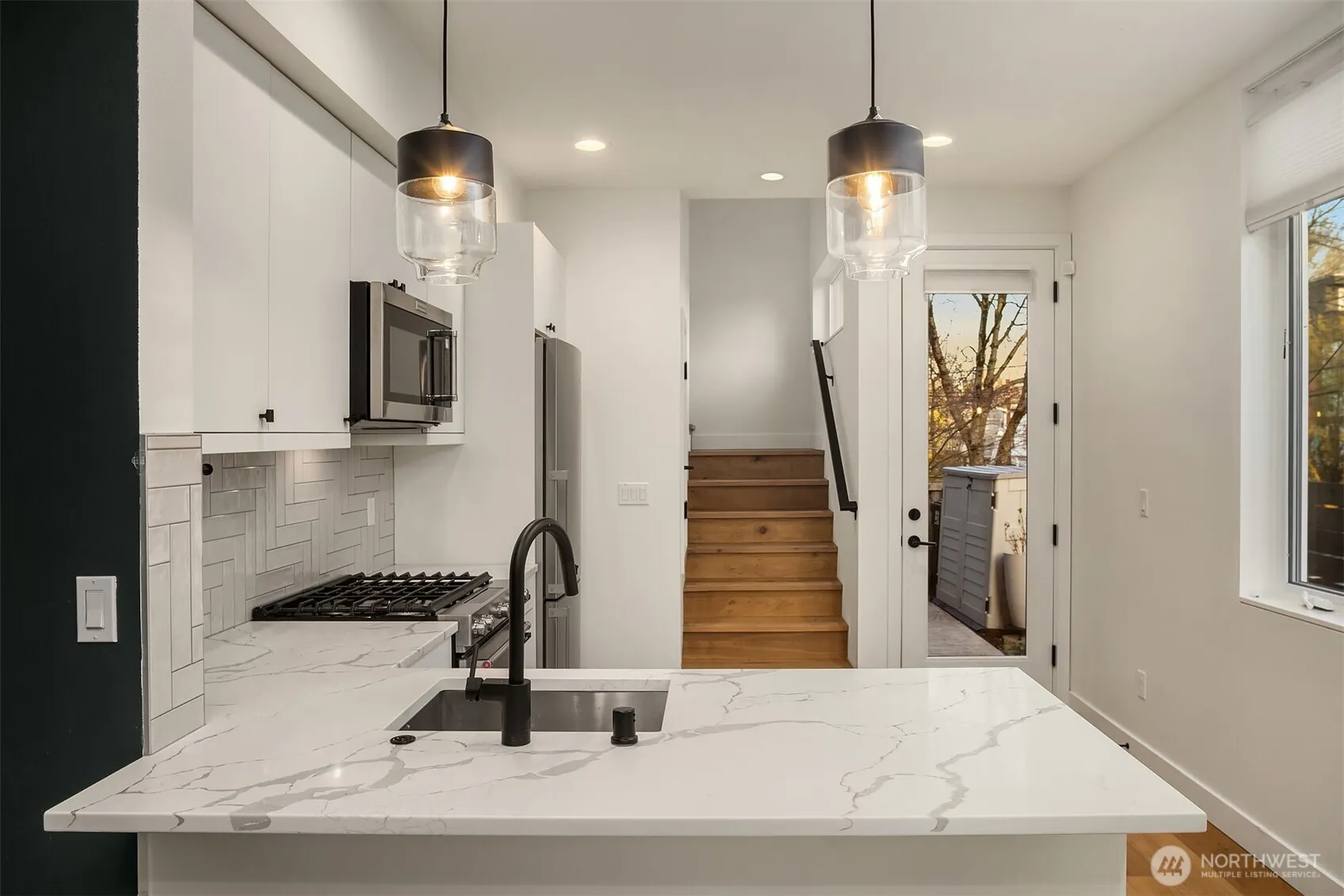 Property photo for 102 25th Avenue #a, Seattle photo 4