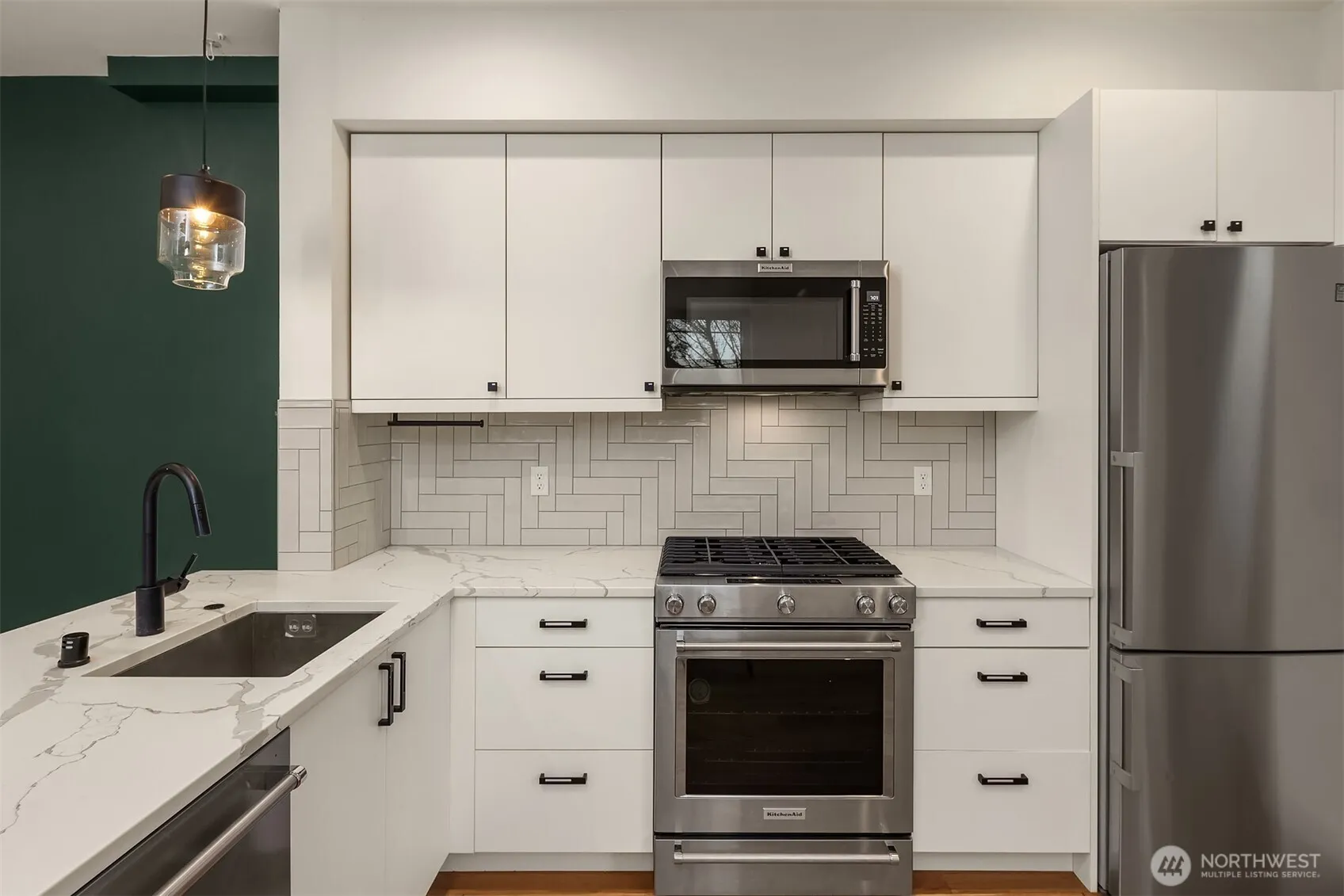 Property photo for 102 25th Avenue #a, Seattle photo 3