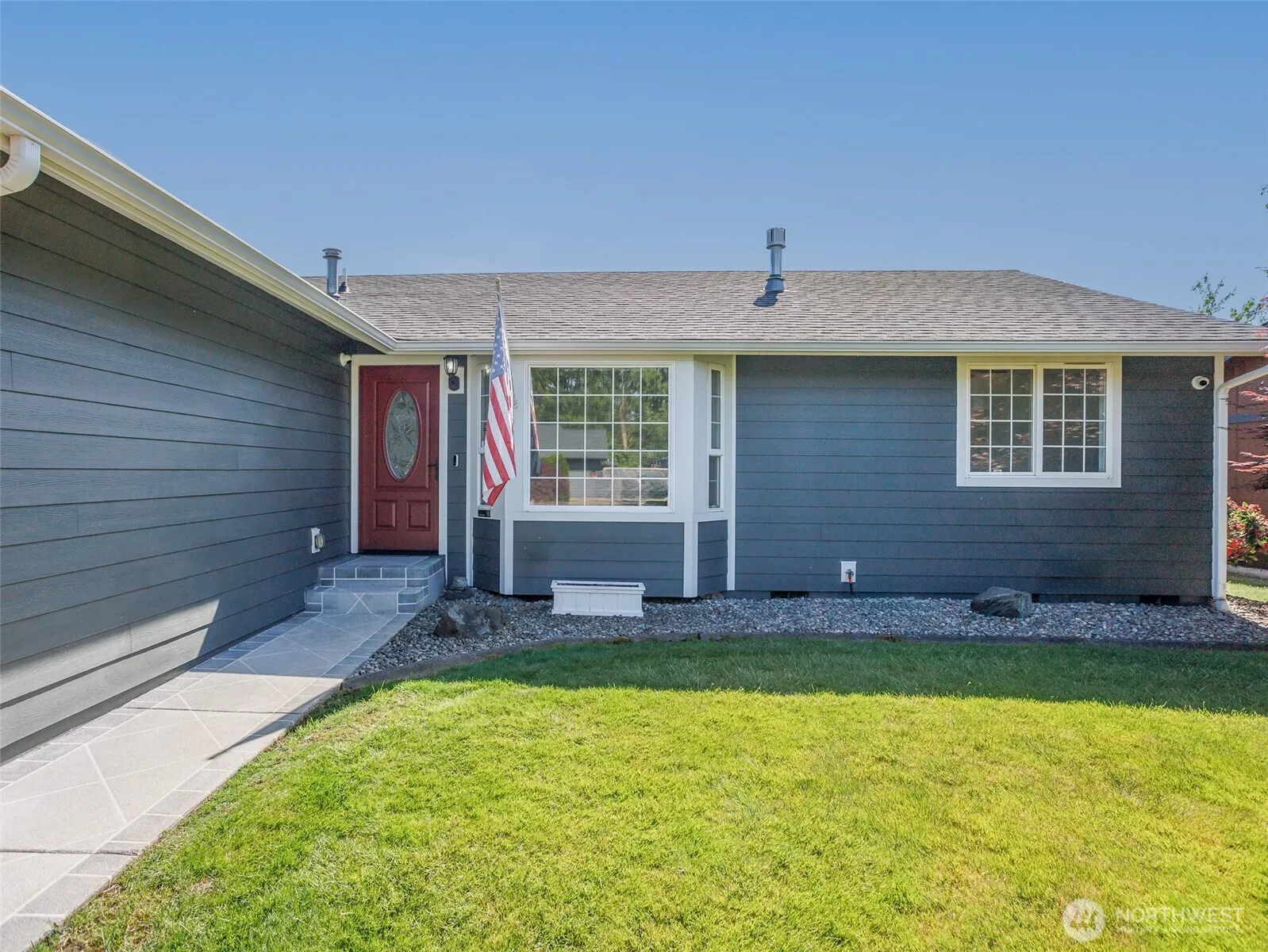 Property photo for 9914 2nd Avenue Ct E, Tacoma photo 2