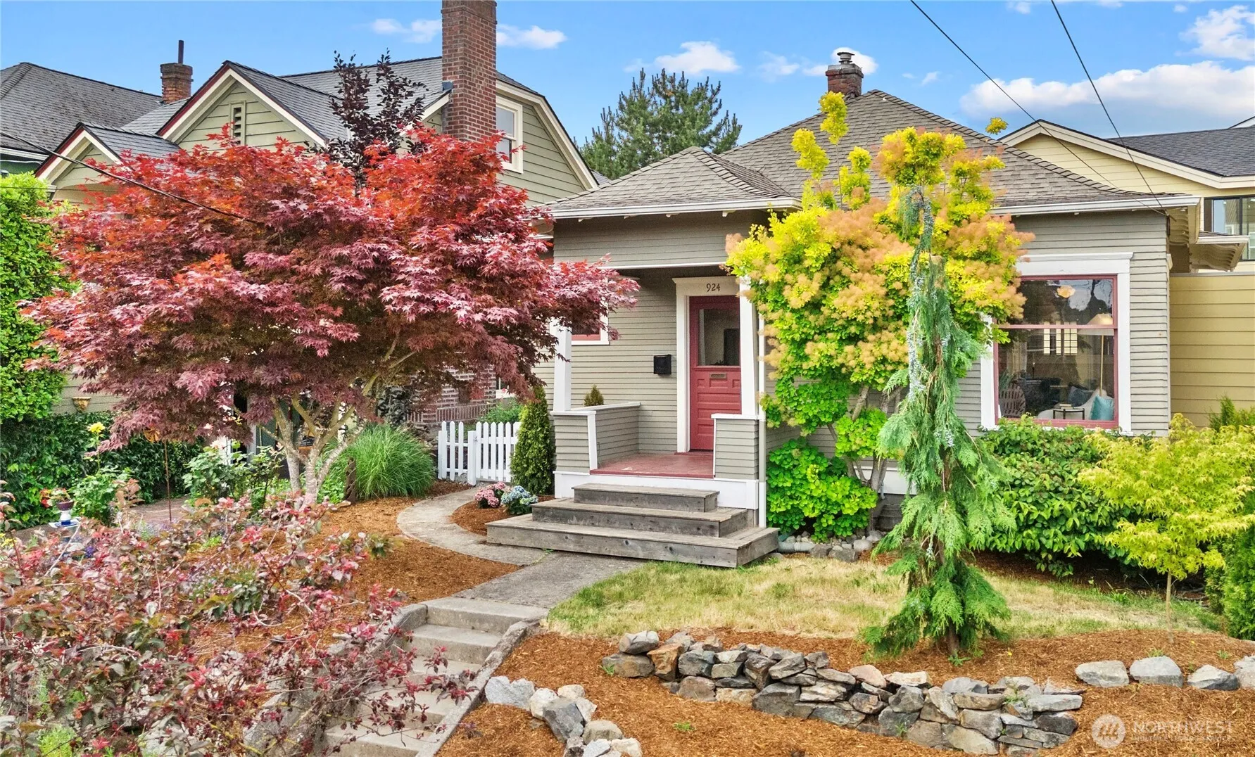 Property photo for 924 N 78th Street #b, Seattle