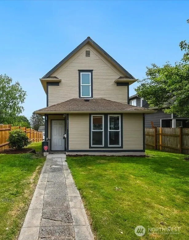 Property photo for 2111 Cleveland Avenue, Everett