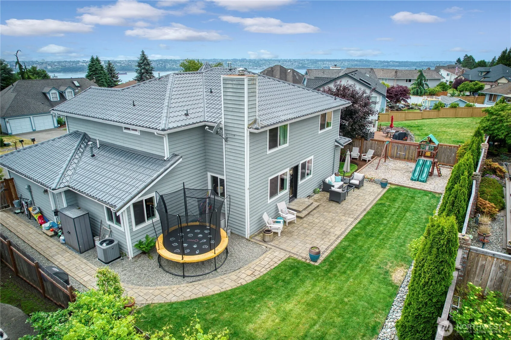 Property photo for 4305 Cliff Side Drive Ne, Tacoma photo 2