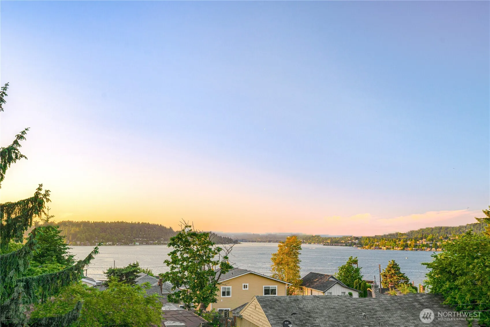 Property photo for 8423 S 113th Street, Seattle photo 2