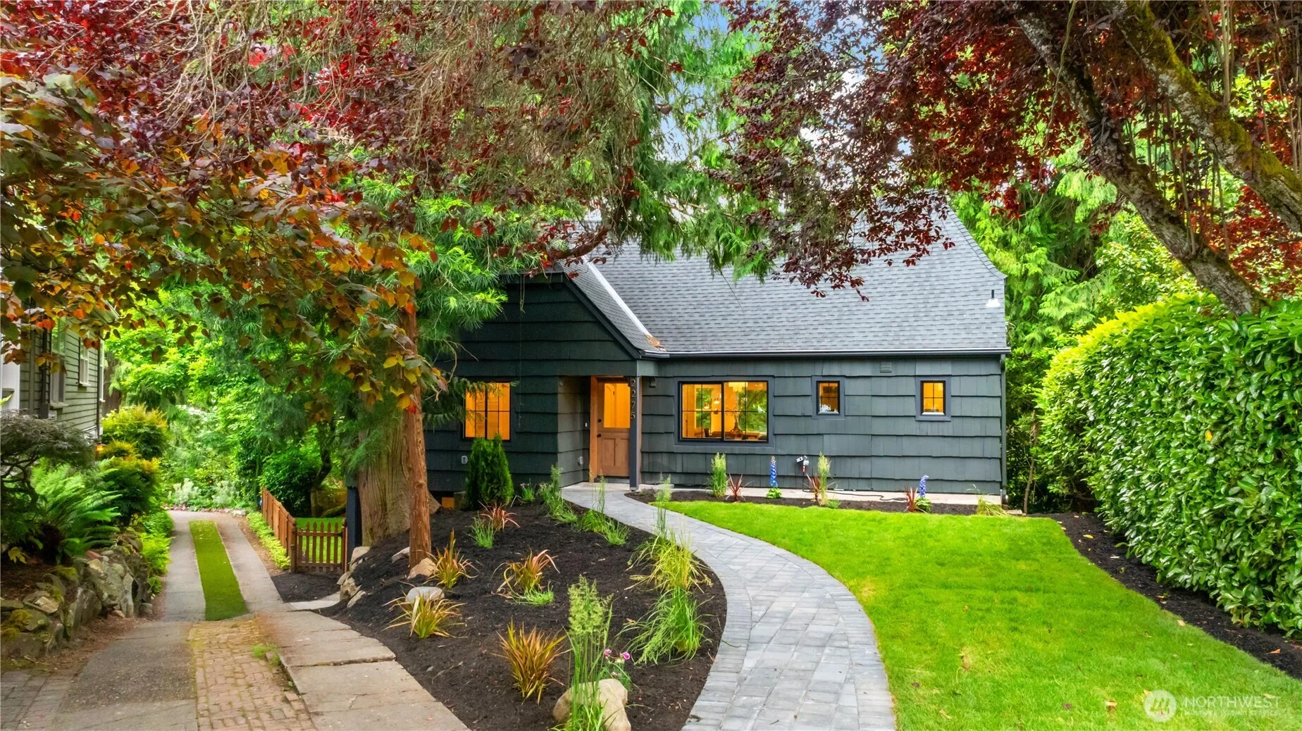 Property photo for 2275 Ne 60th Street, Seattle