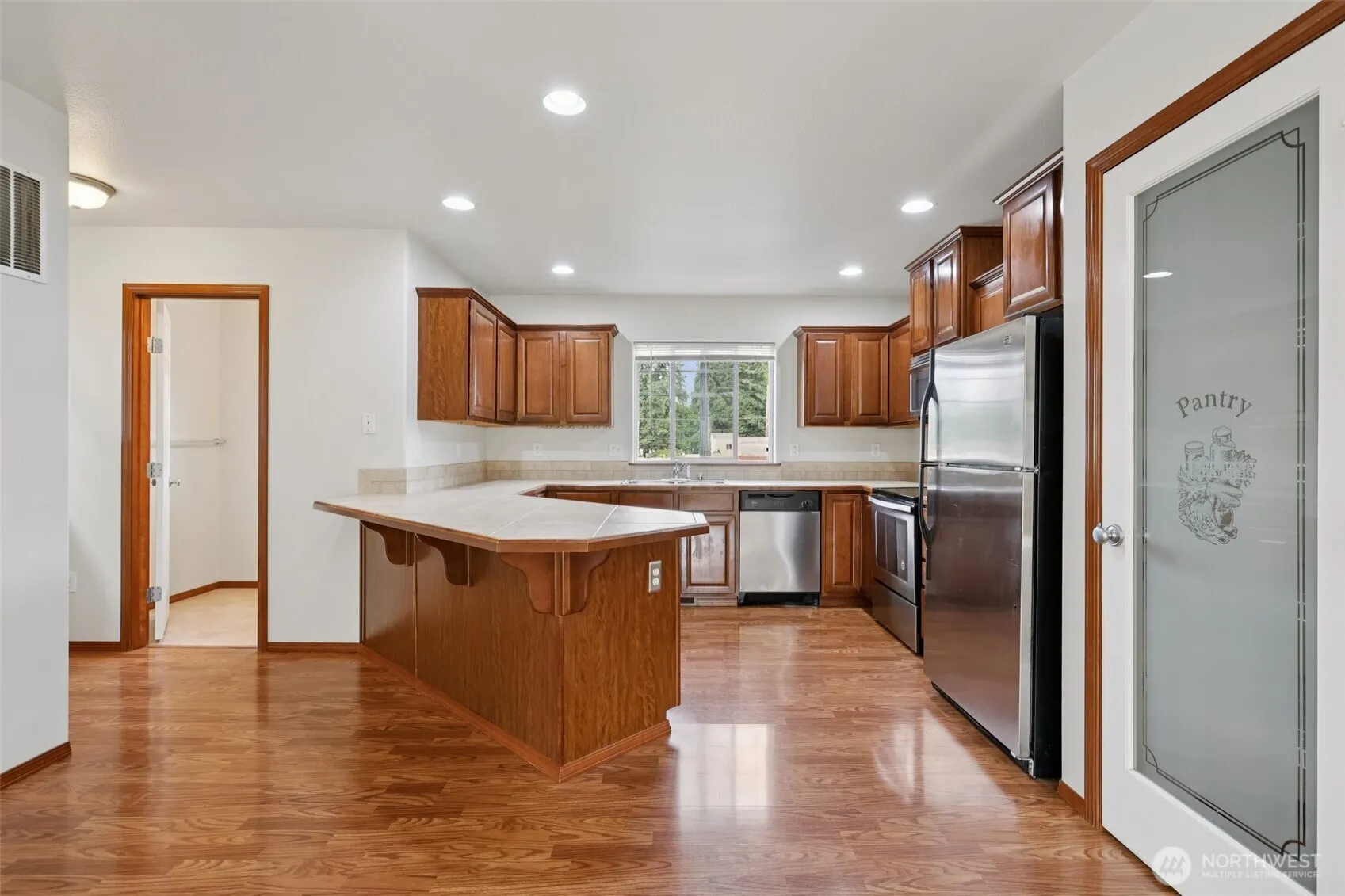 Property photo for 8480 41st Drive Ne, Marysville photo 4