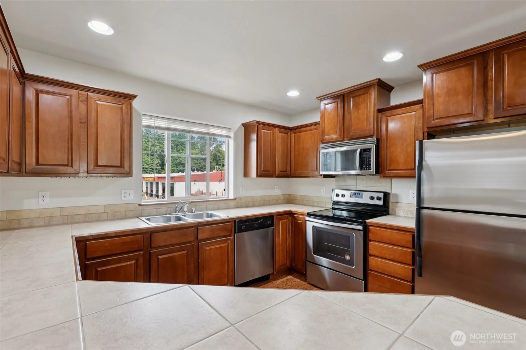 Property photo for 8480 41st Drive Ne, Marysville photo 5
