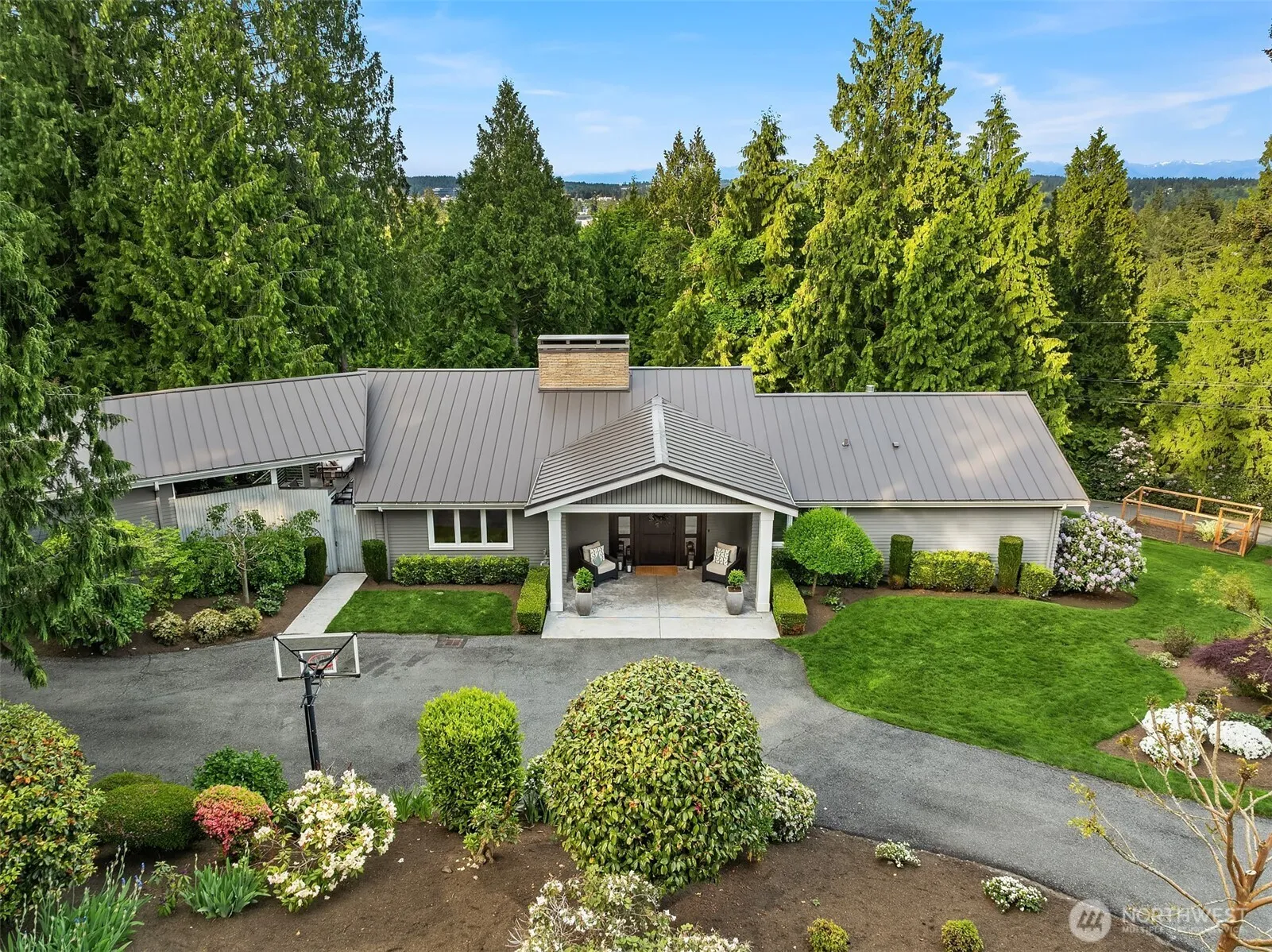 Property photo for 400 Detwiller Lane, Bellevue