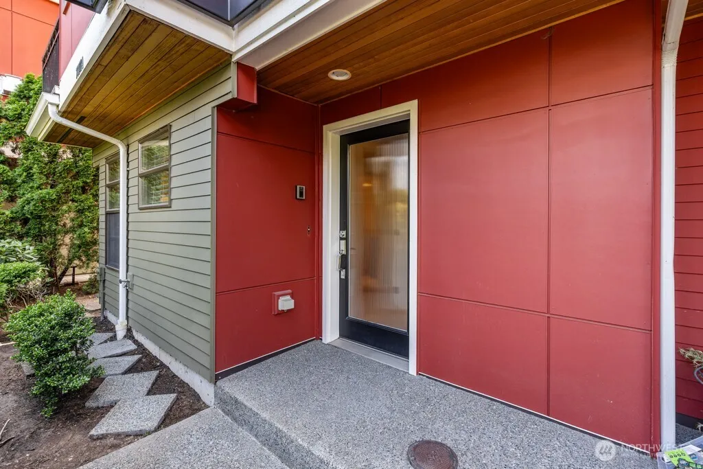 Property photo for 7747 Sand Point Way Ne #a, Seattle photo 2