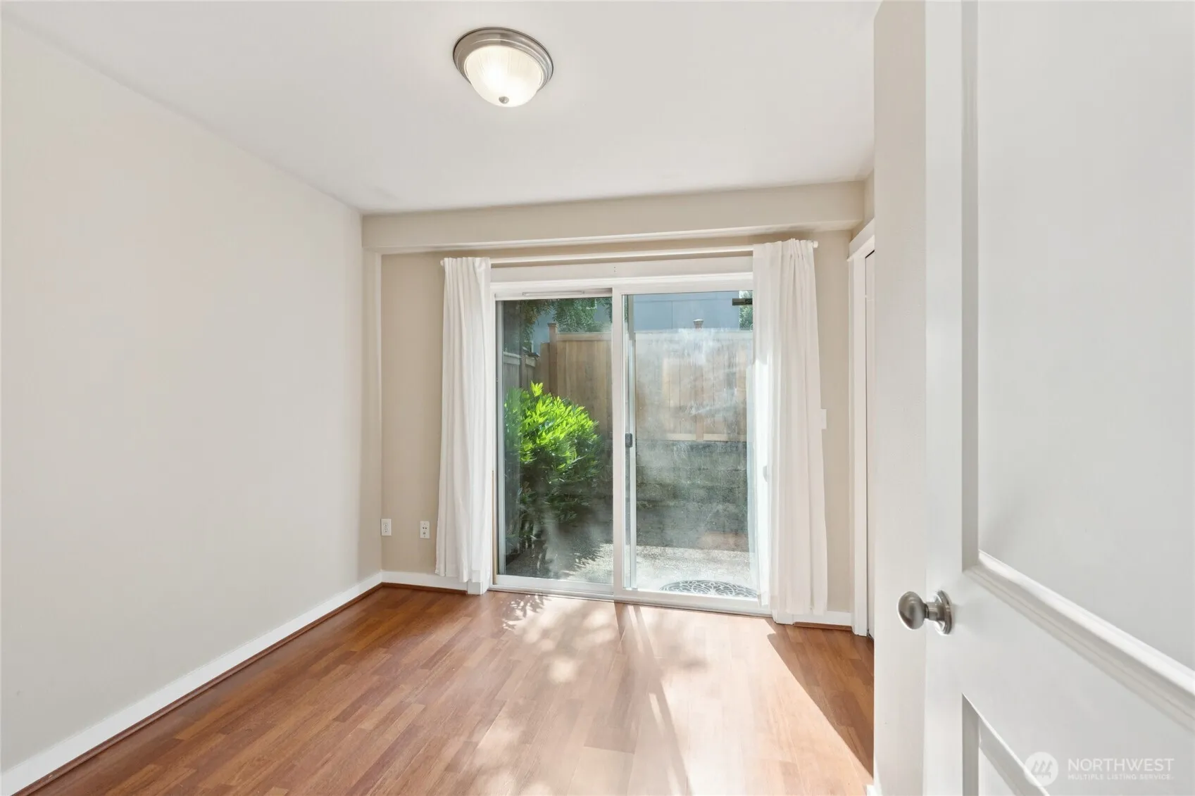 Property photo for 9503 Ashworth Avenue N #b, Seattle photo 3