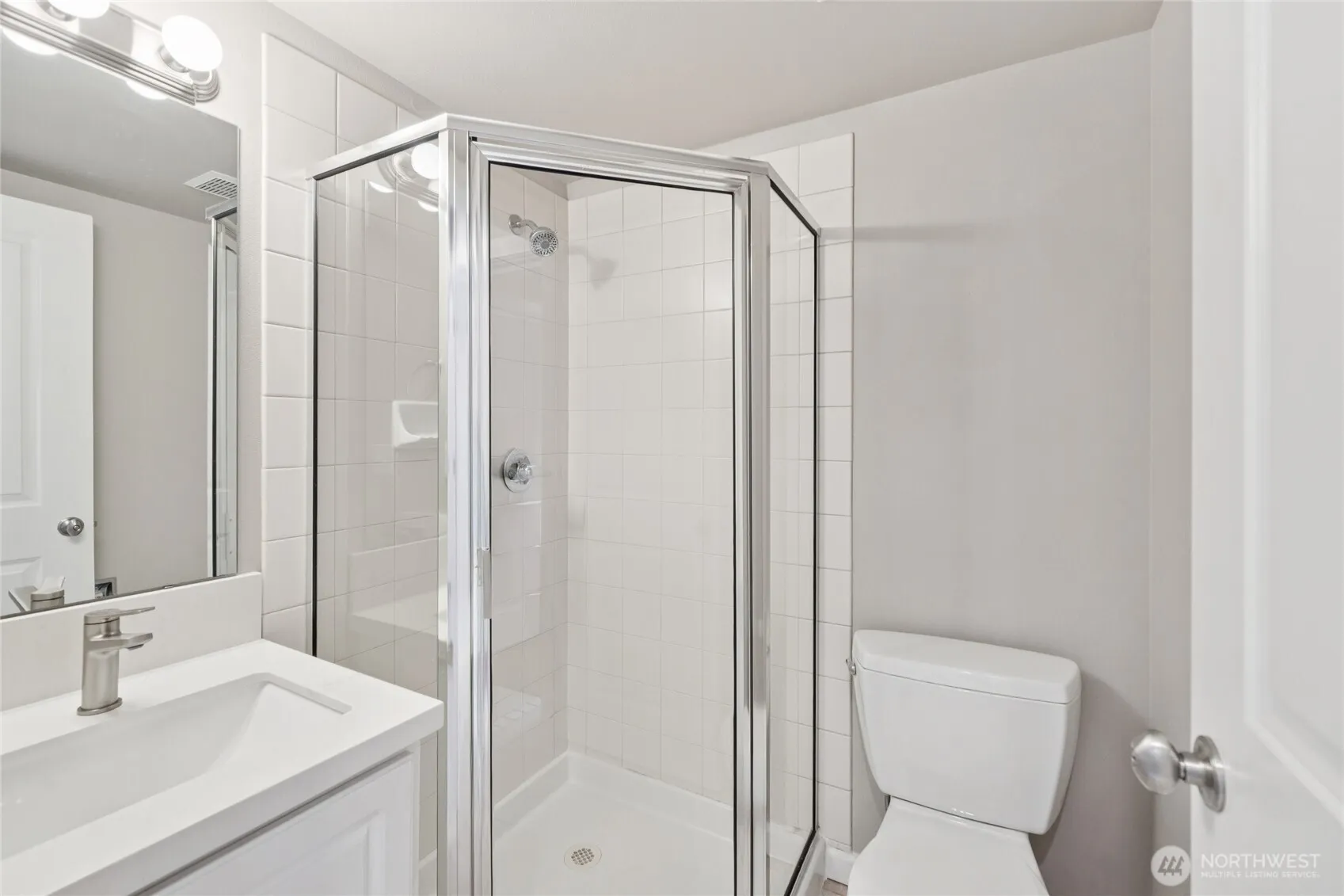 Property photo for 9503 Ashworth Avenue N #b, Seattle photo 5