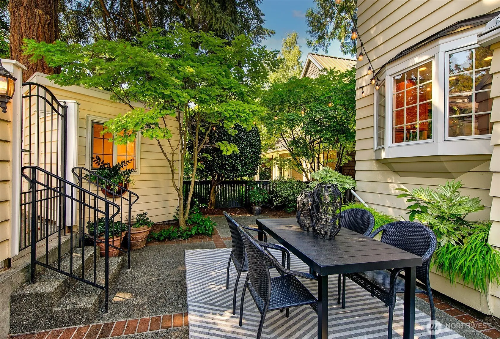 Property photo for 4412 43rd Avenue Ne, Seattle photo 5
