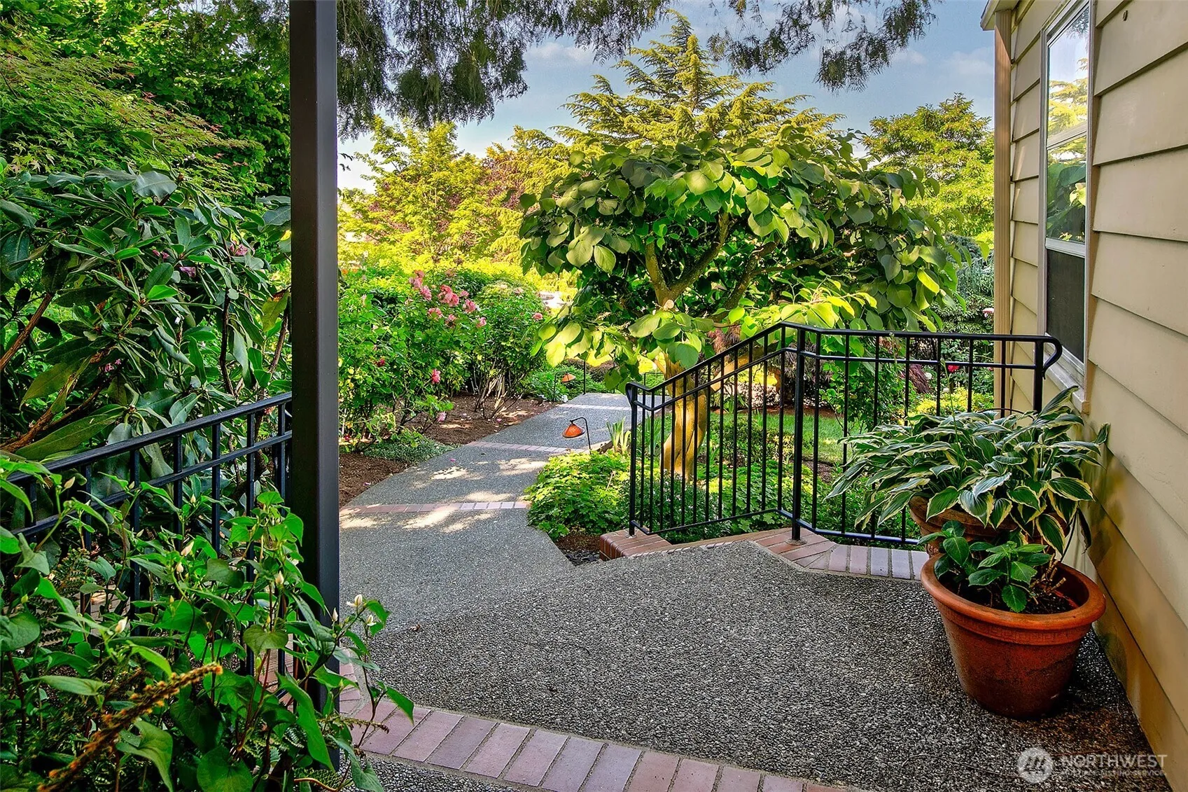 Property photo for 4412 43rd Avenue Ne, Seattle photo 2