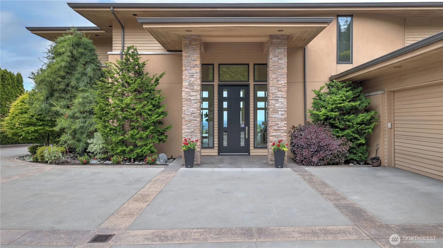 Property photo for 14857 Se 50th Street, Bellevue