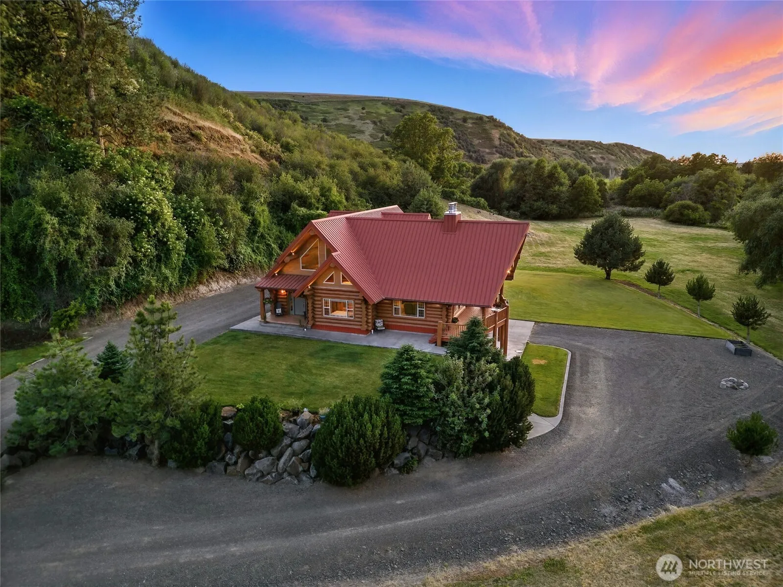 Property photo for 1025 Orchard Street, Waitsburg