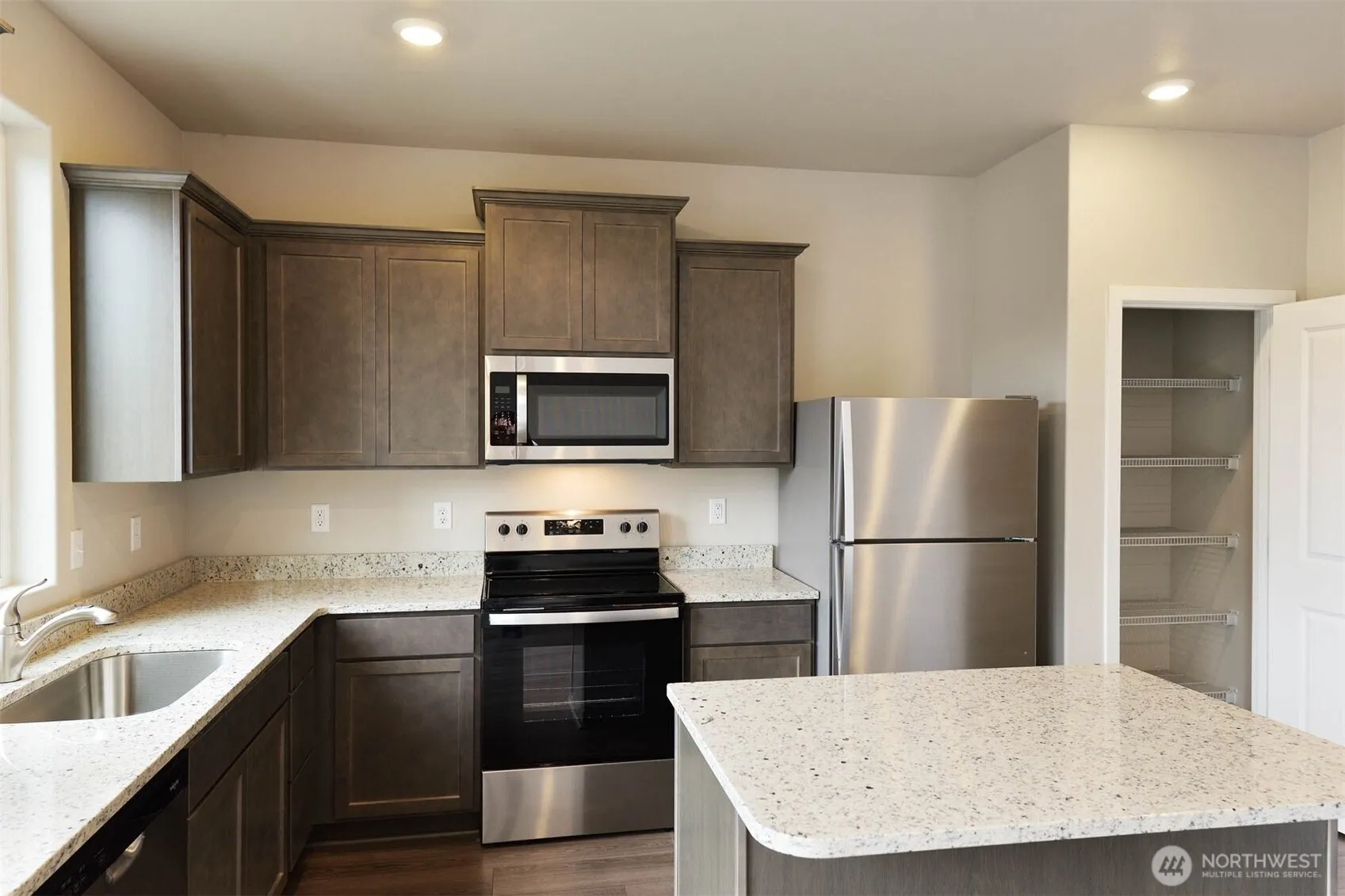 Property photo for 2306 158th Street Ct E, Tacoma photo 4