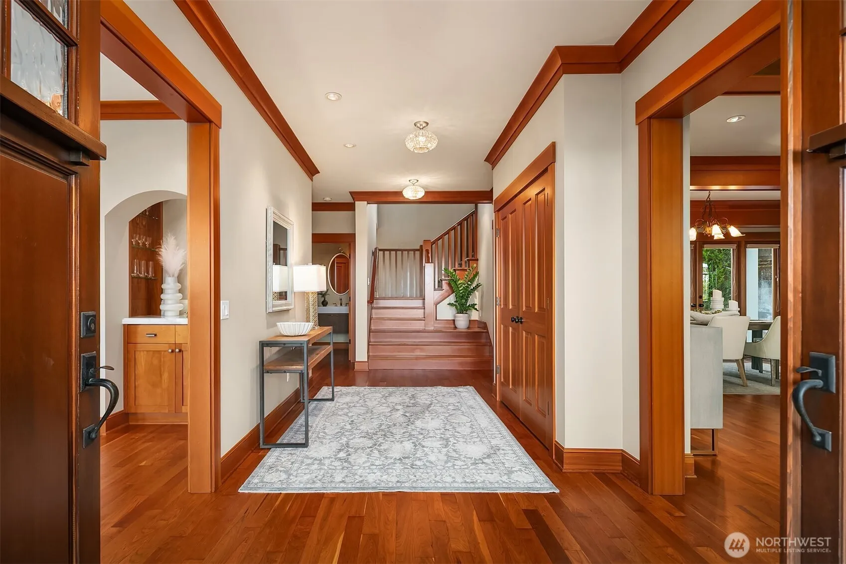 Property photo for 8241 Lakemont Drive Ne, Seattle photo 3