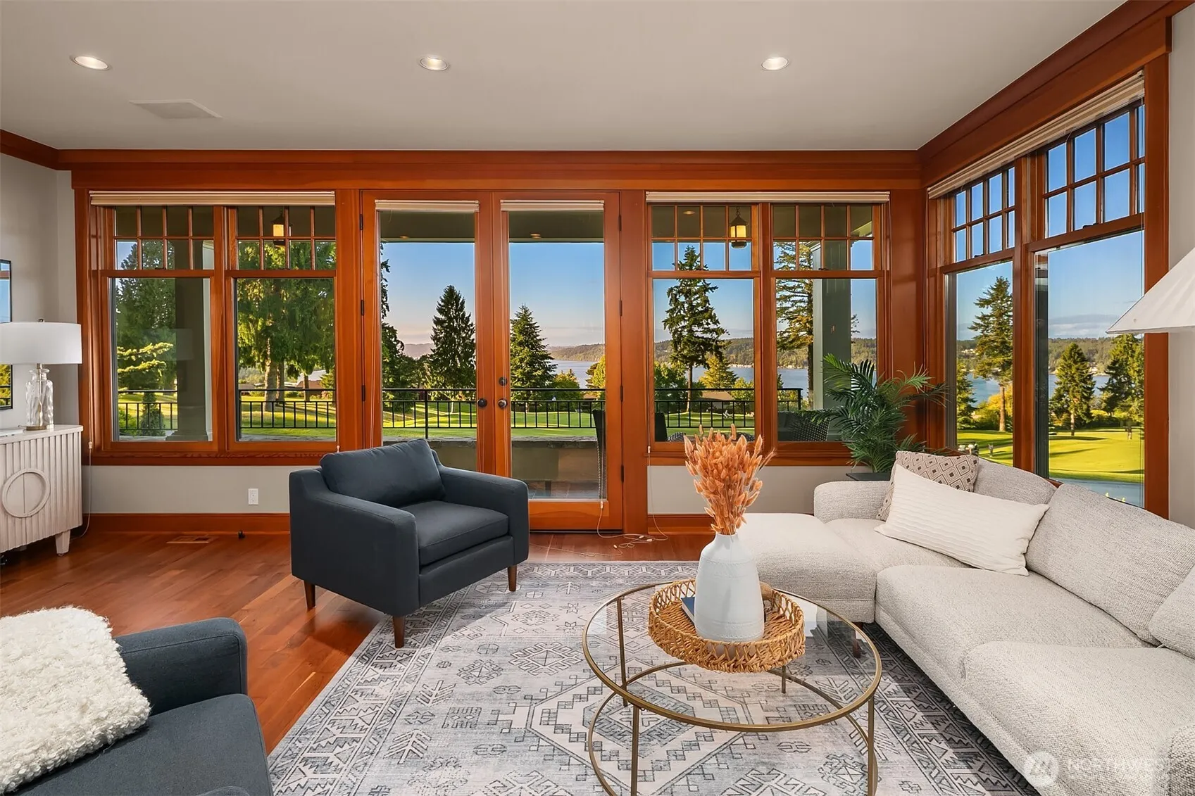 Property photo for 8241 Lakemont Drive Ne, Seattle photo 5