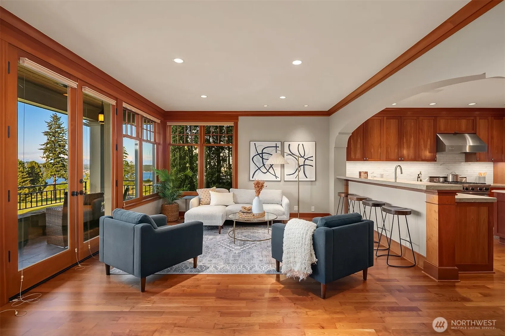 Property photo for 8241 Lakemont Drive Ne, Seattle photo 4