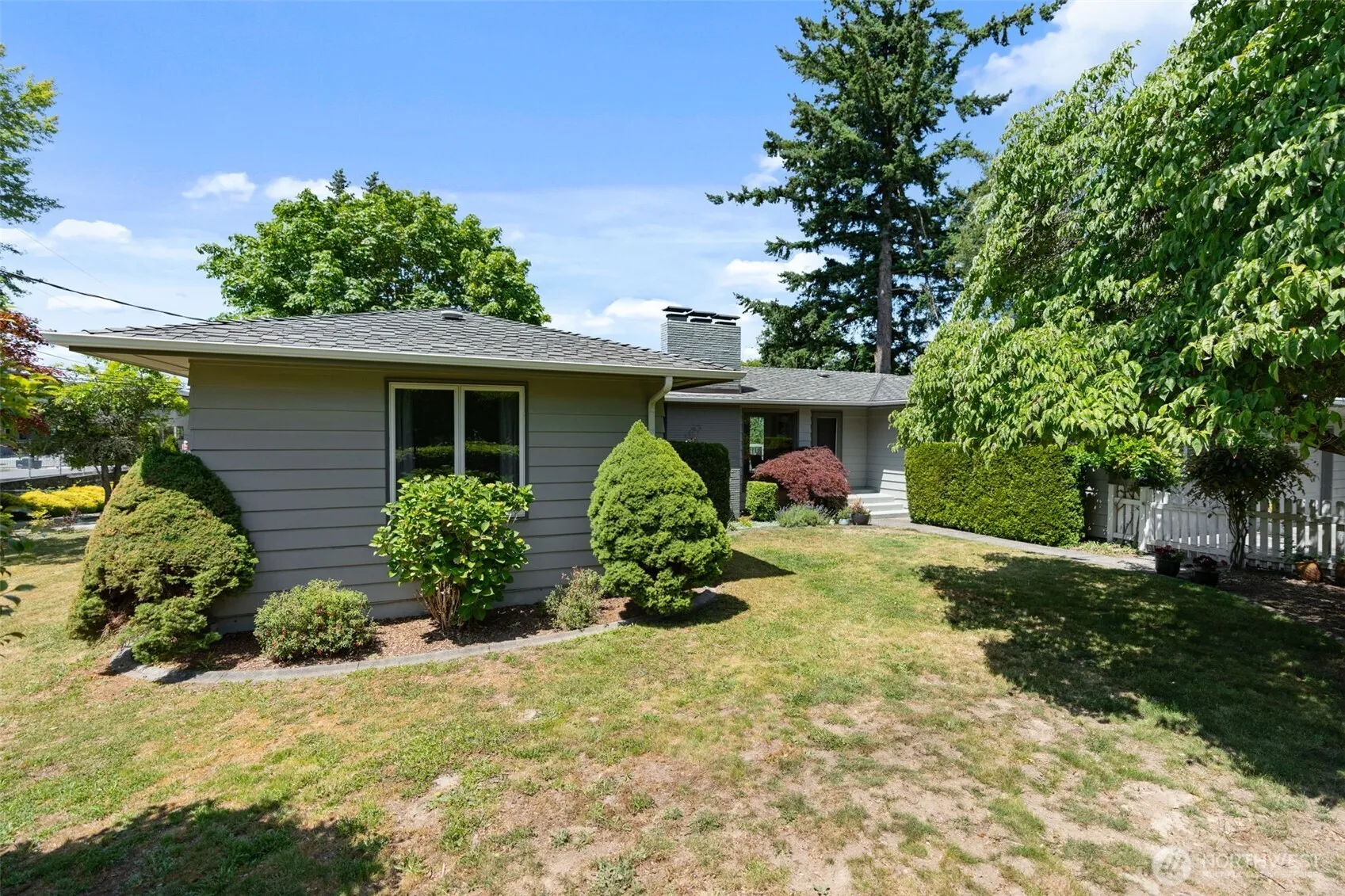 Property photo for 2322 Browns Point Boulevard Ne, Tacoma photo 2