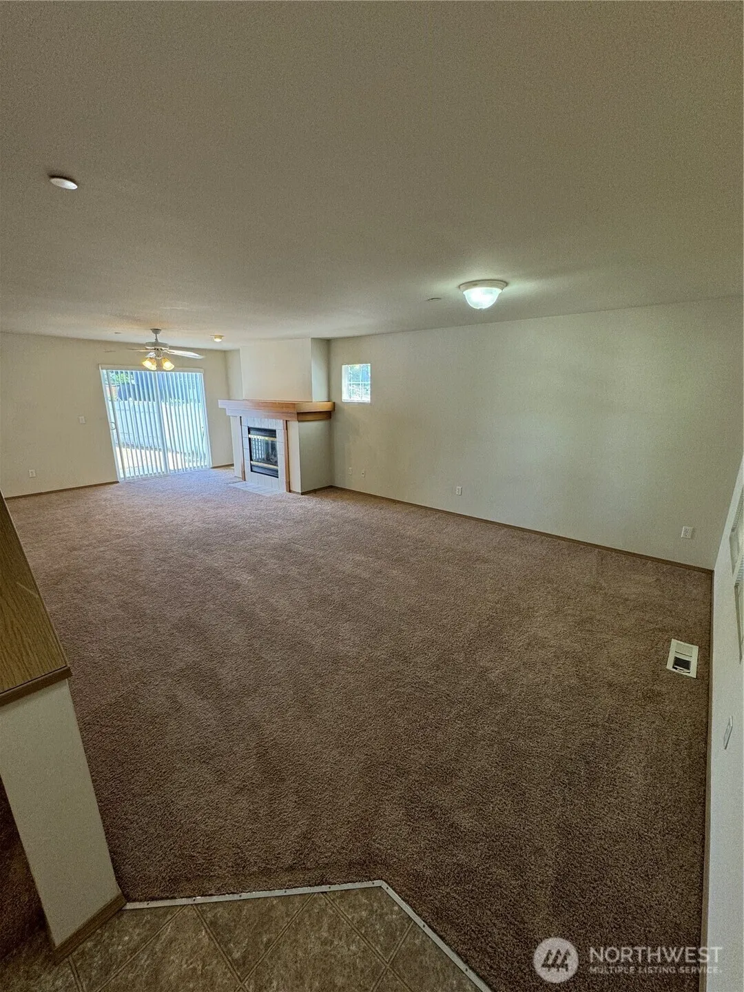 Property photo for 1800 Hoffman Hill Boulevard, Dupont photo 2