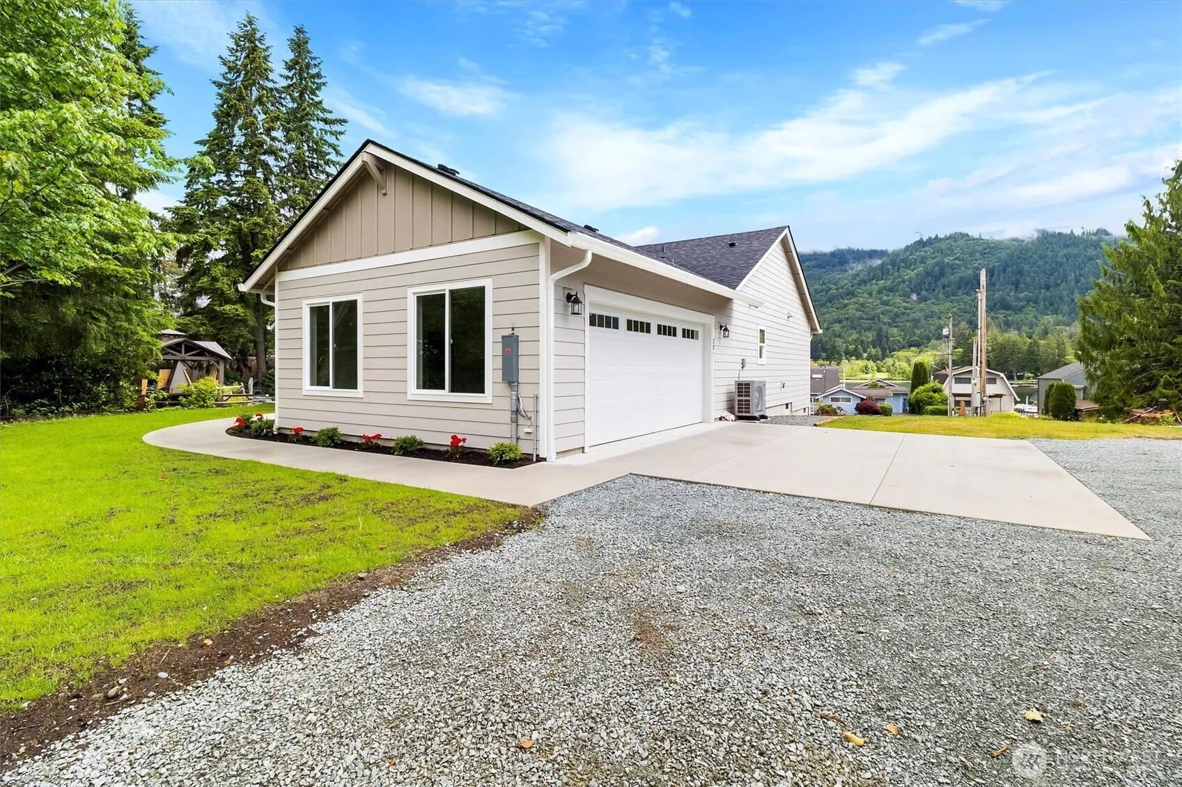 Property photo for 281 Shallow Shore Road, Bellingham photo 2
