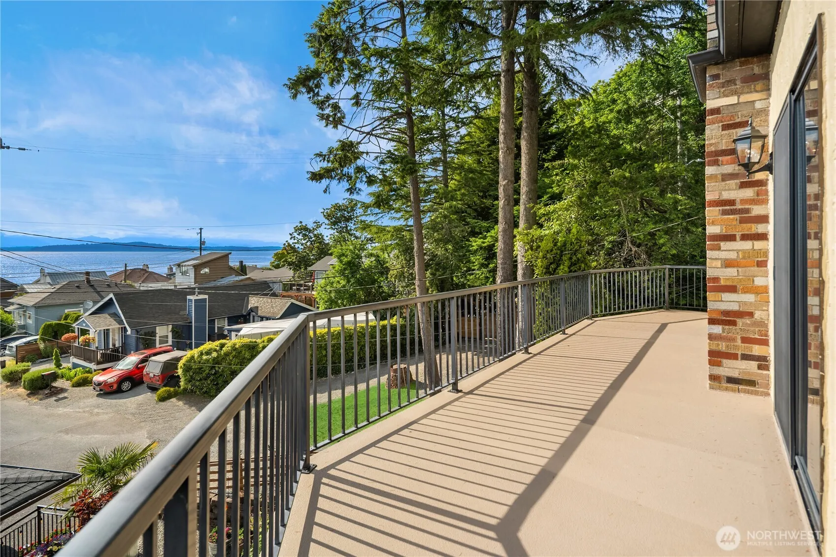Property photo for 5305 Sw Shore Place, Seattle photo 5