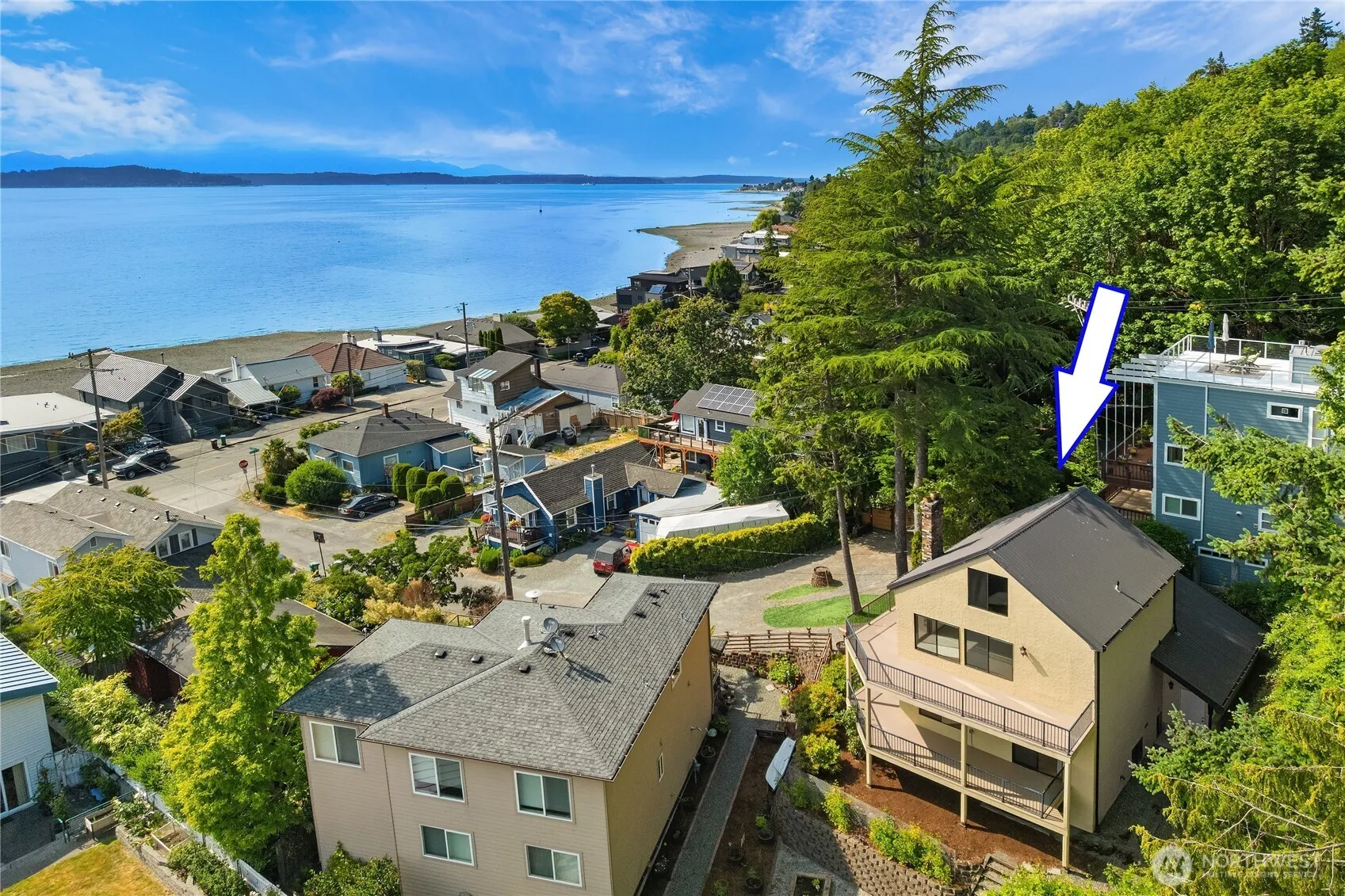 Property photo for 5305 Sw Shore Place, Seattle photo 2