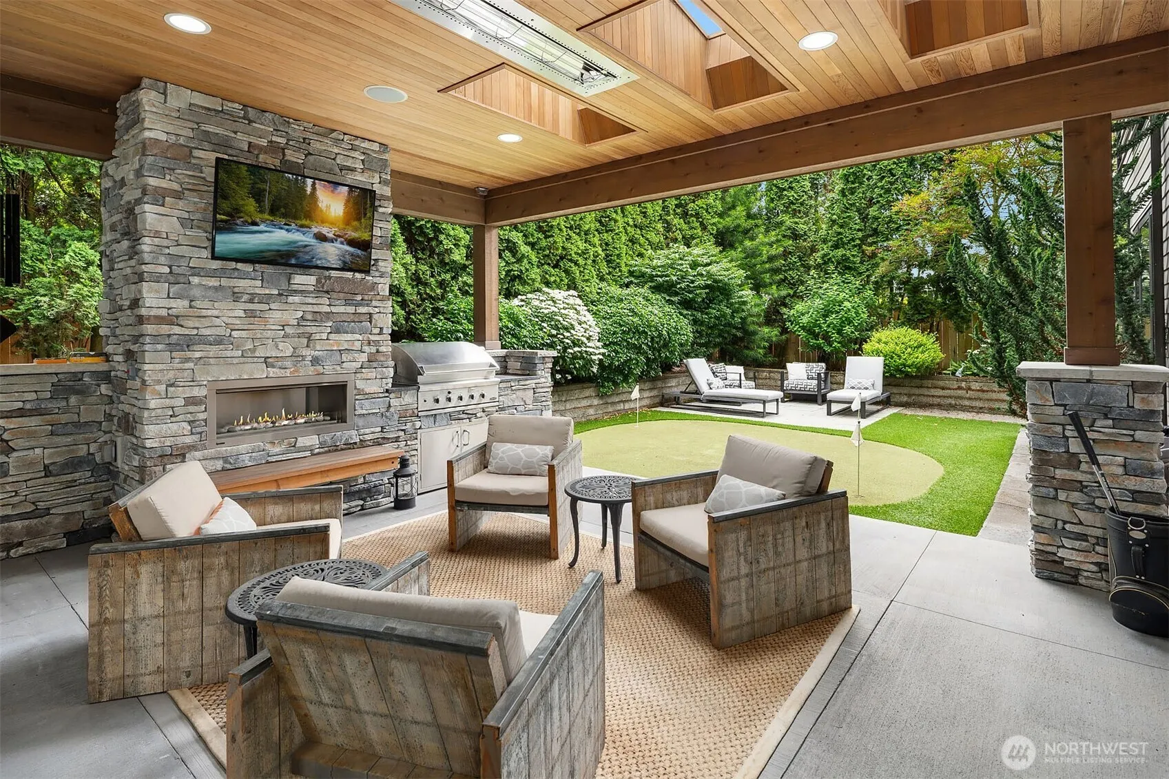 Property photo for 1304 5th Street, Kirkland photo 2