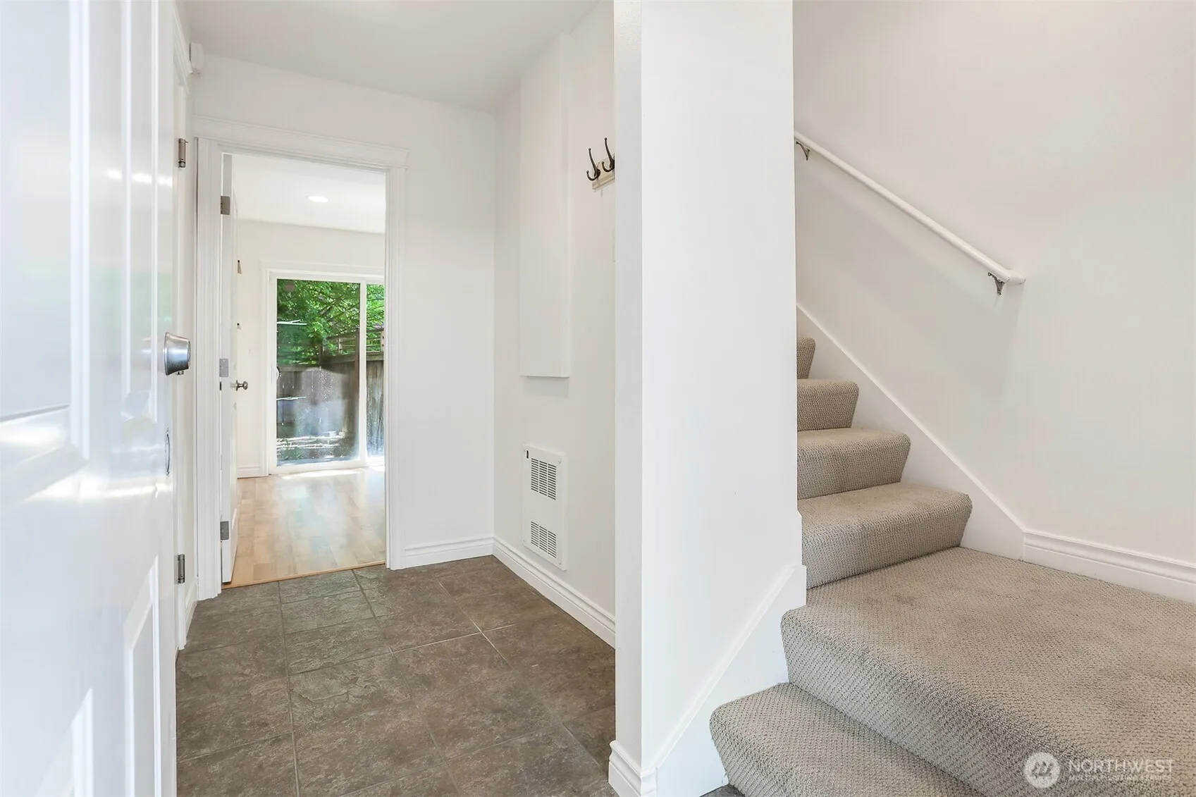 Property photo for 1426 A Nw 59th Street, Seattle photo 4