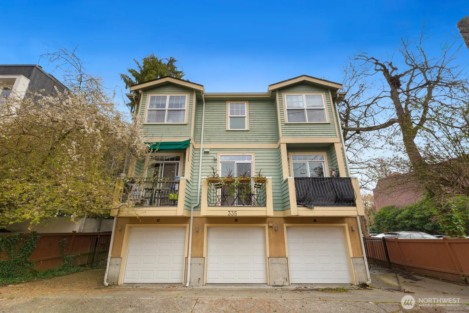 Property photo for 335 16th Avenue E #b, Seattle photo 2