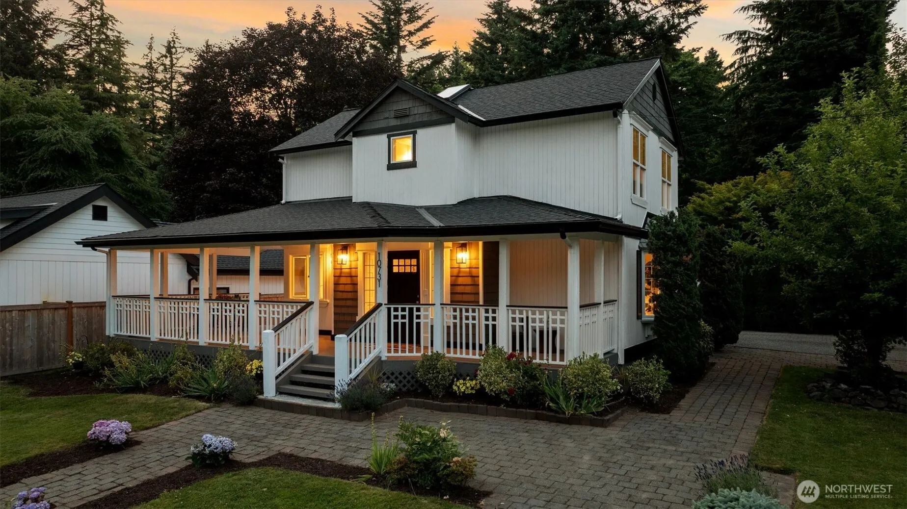Property photo for 10731 Ne 108th Street, Kirkland photo 3