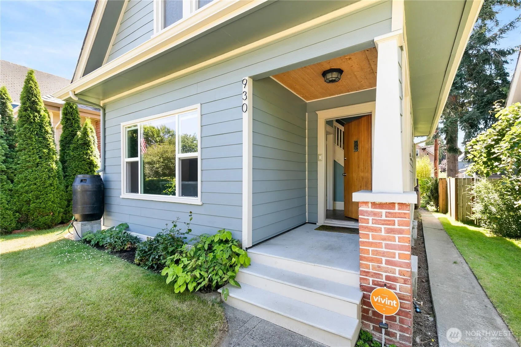 Property photo for 930 S Sheridan Avenue, Tacoma photo 2