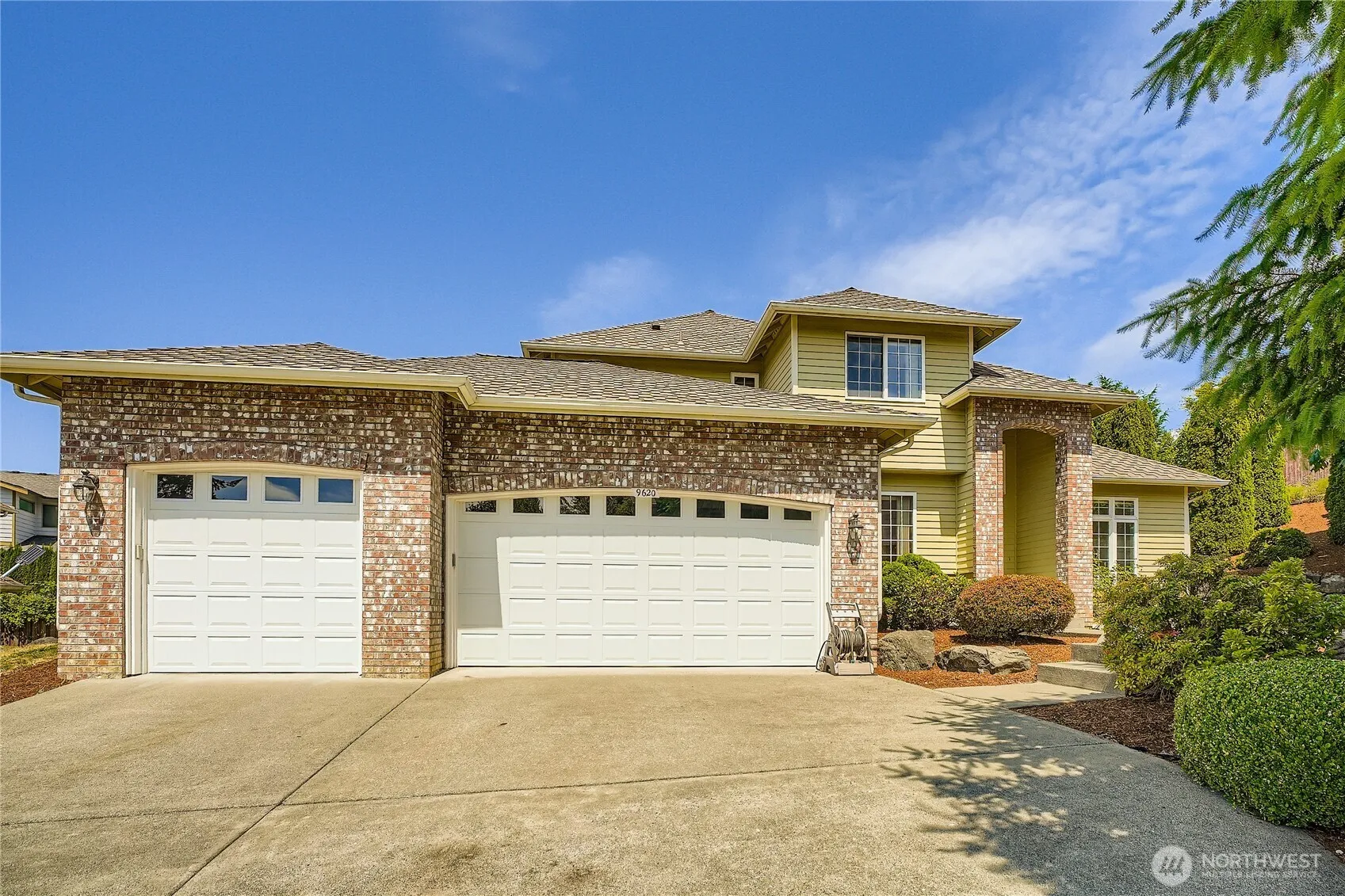 Property photo for 9620 S 194th Street, Renton photo 2