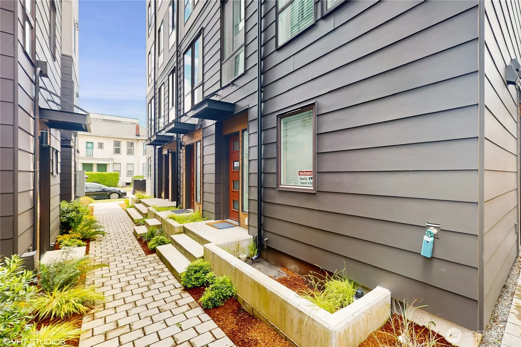 Property photo for 1300 E Remington Court #a, Seattle photo 4