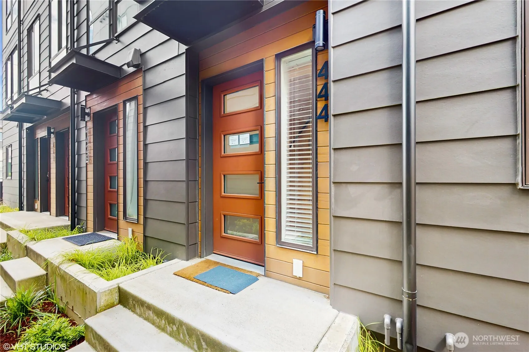 Property photo for 1300 E Remington Court #a, Seattle photo 3