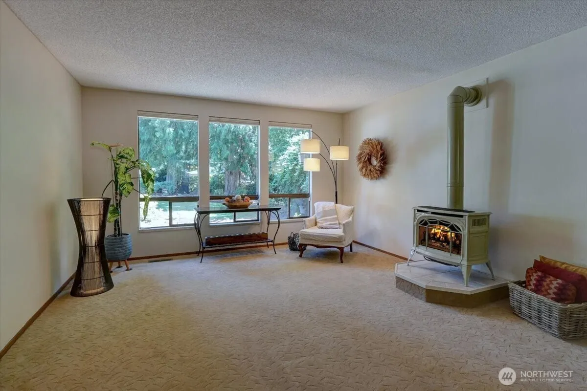 Property photo for 34017 133 Avenue Se, Auburn photo 4