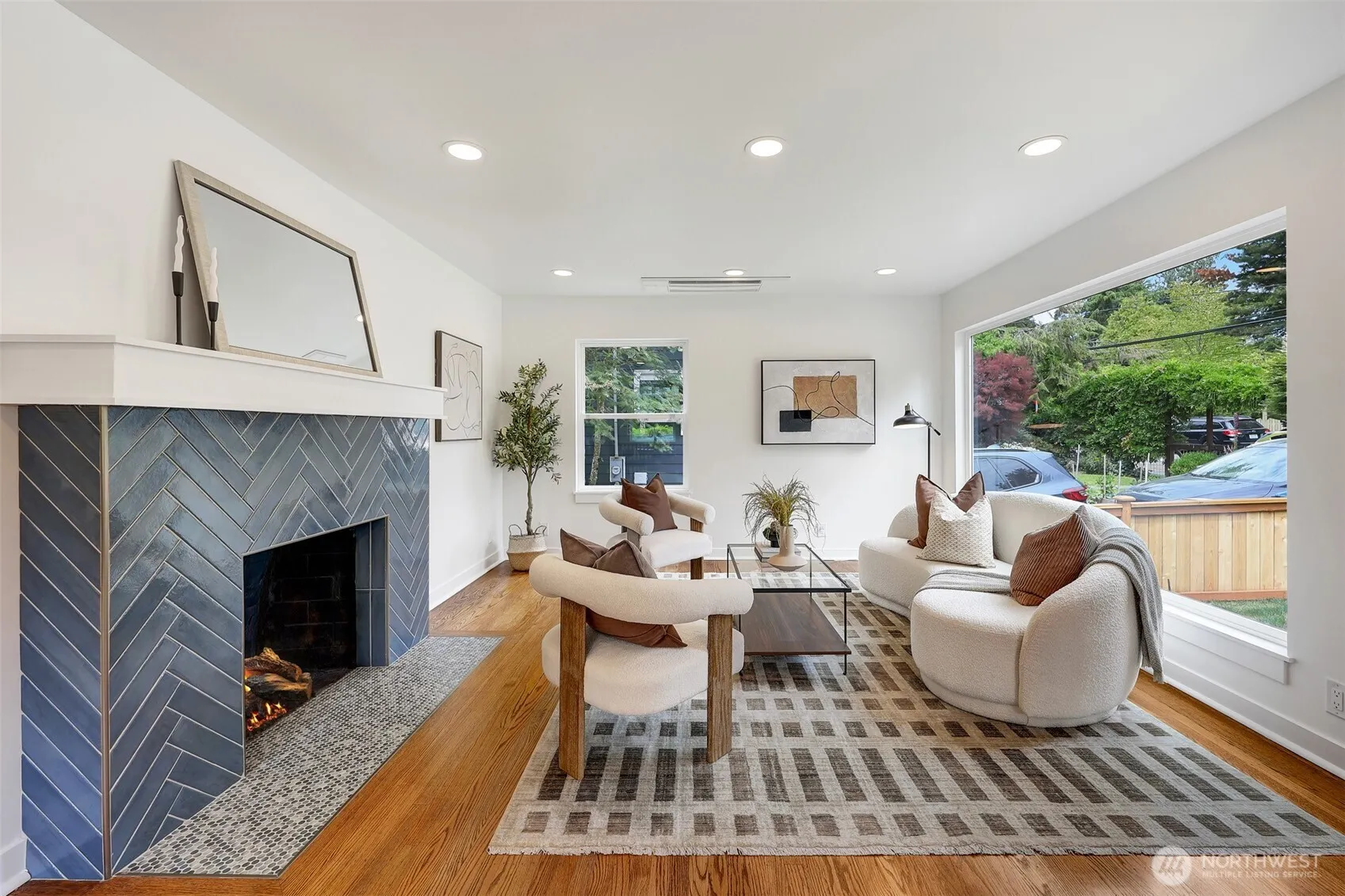 Property photo for 8811 12th Avenue Ne, Seattle photo 3