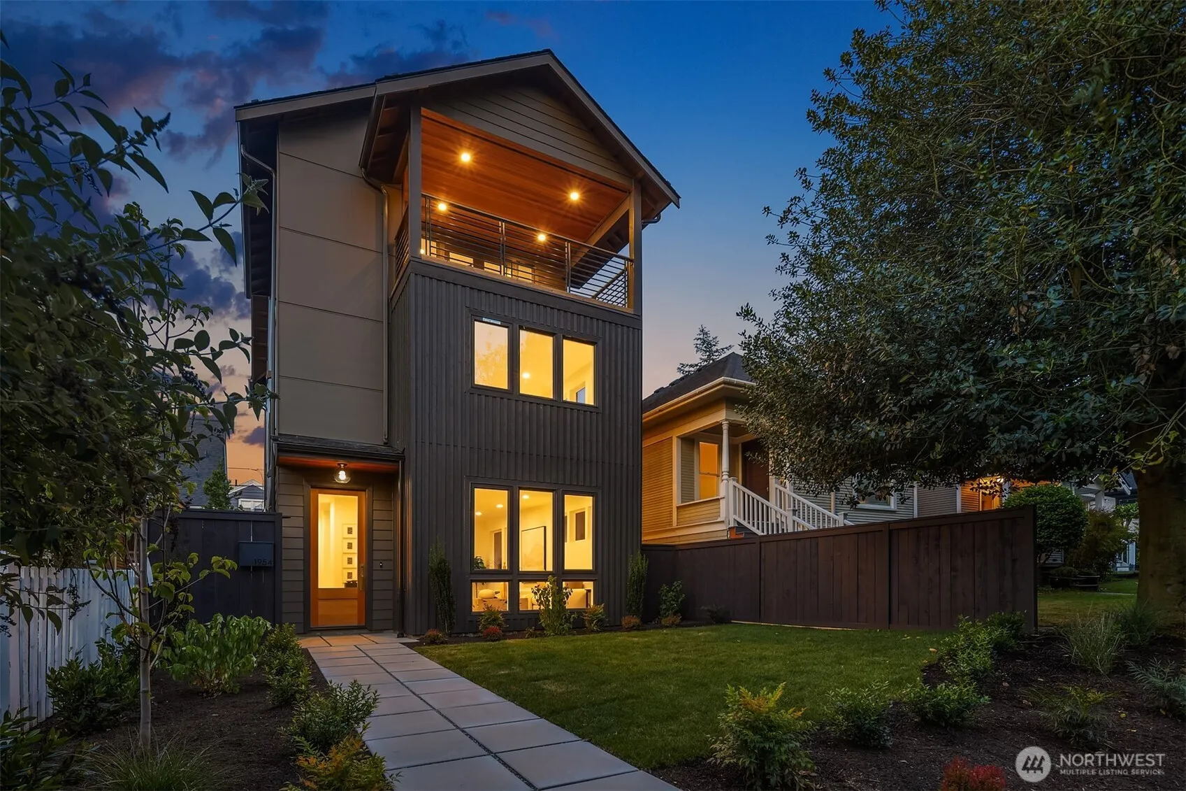 Property photo for 1954 5th Avenue W, Seattle