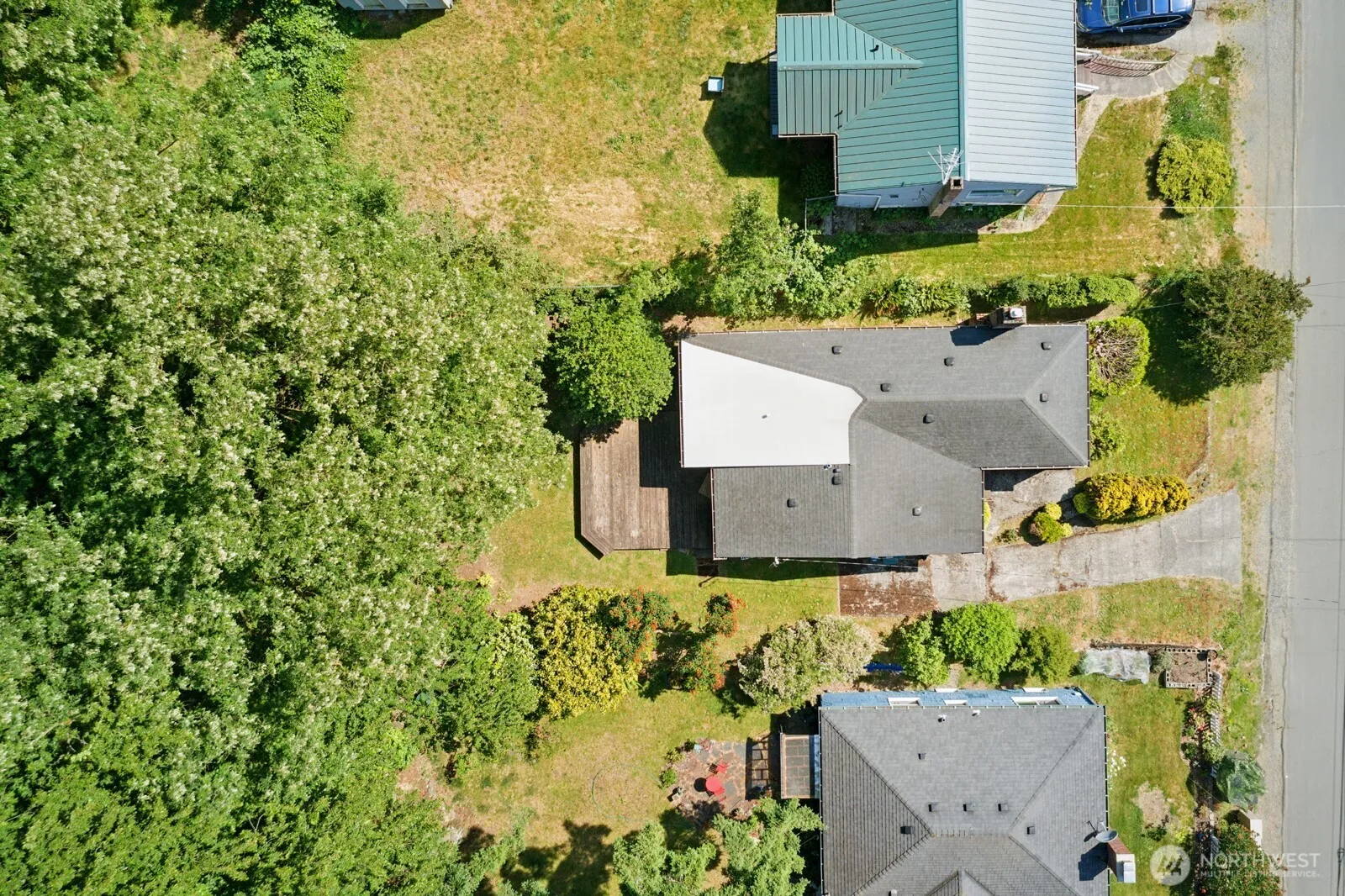 Property photo for 10022 8th Avenue Ne, Seattle photo 3