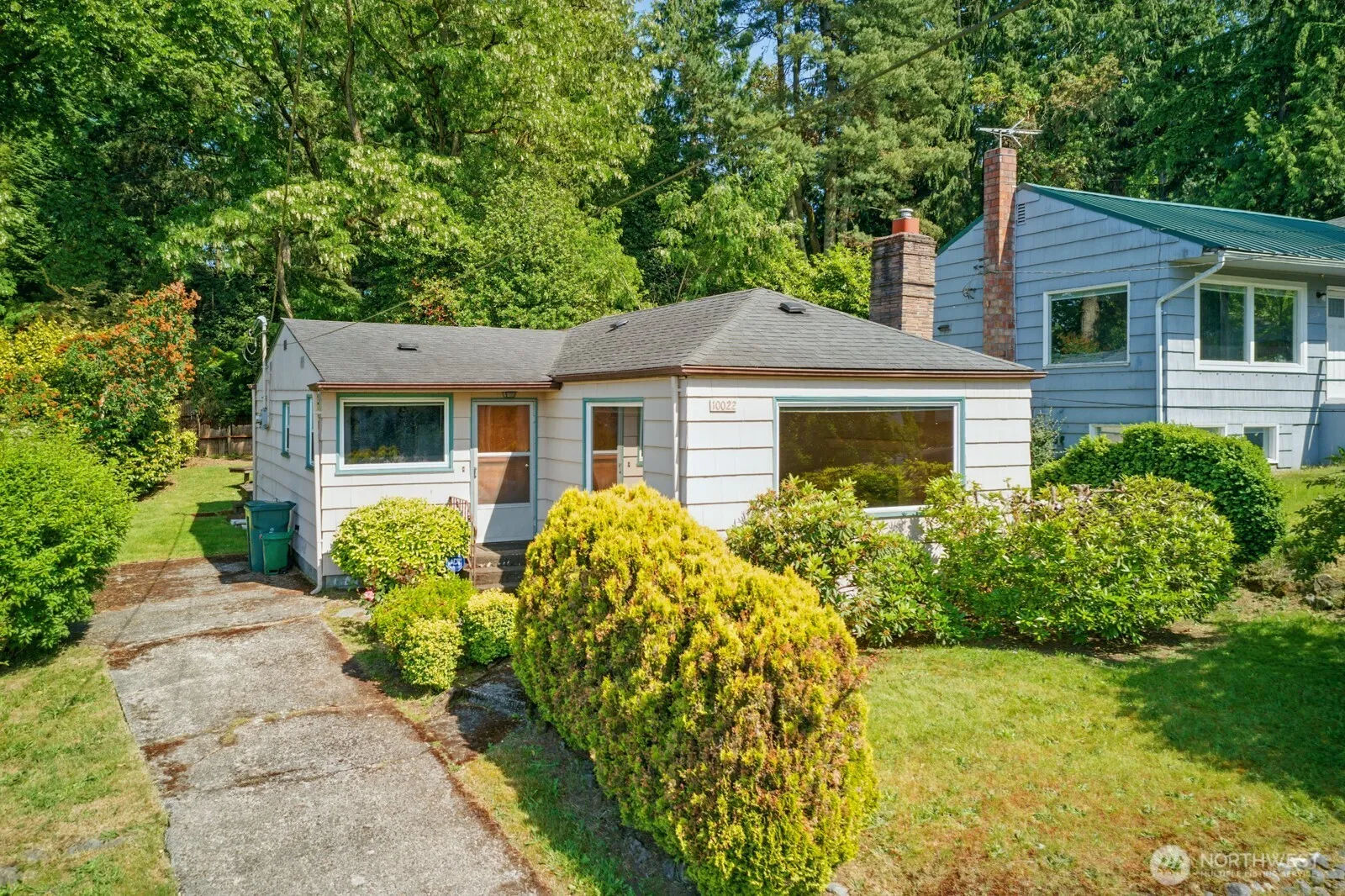 Property photo for 10022 8th Avenue Ne, Seattle photo 2