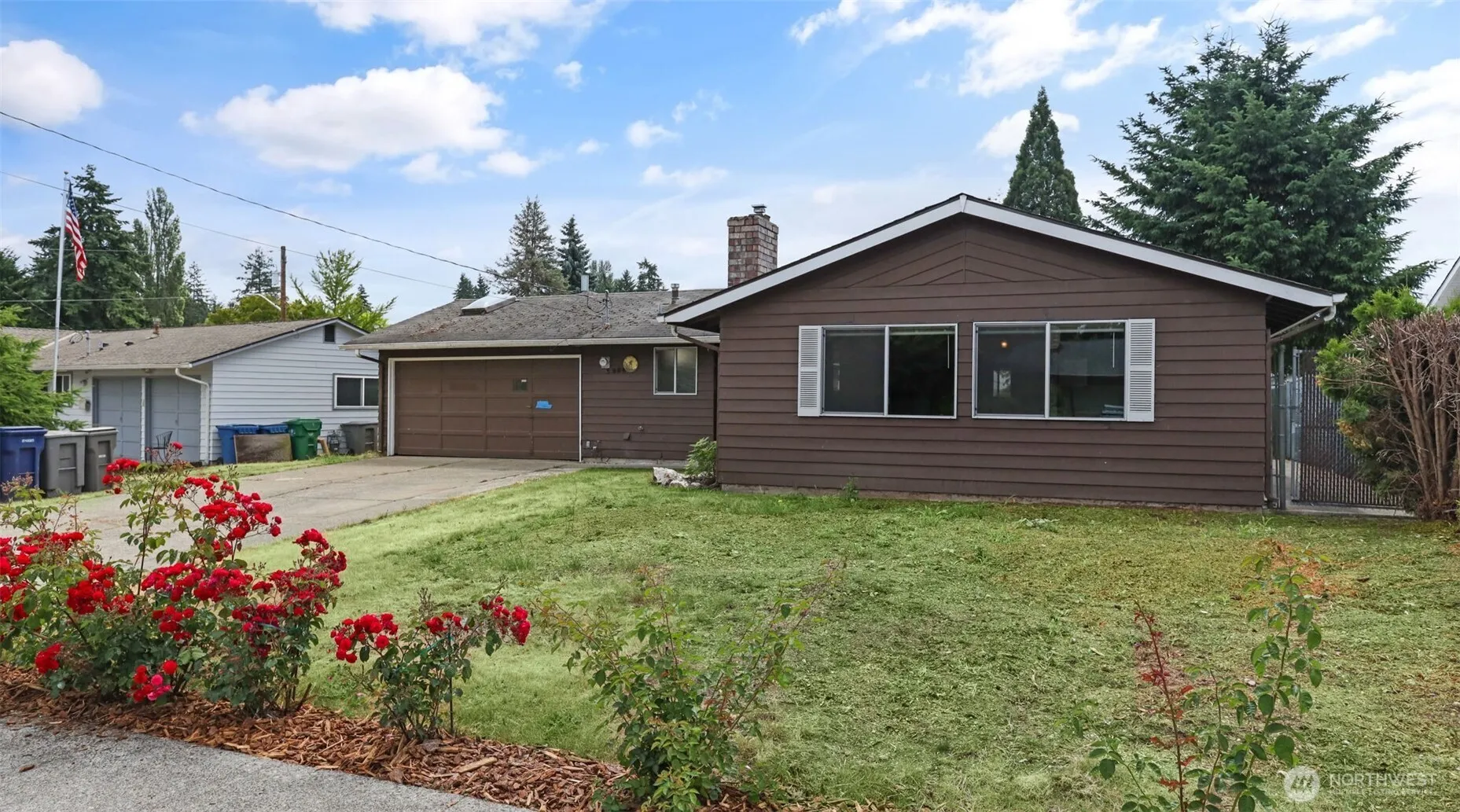 Property photo for 4325 Ne 10th Place, Renton photo 2