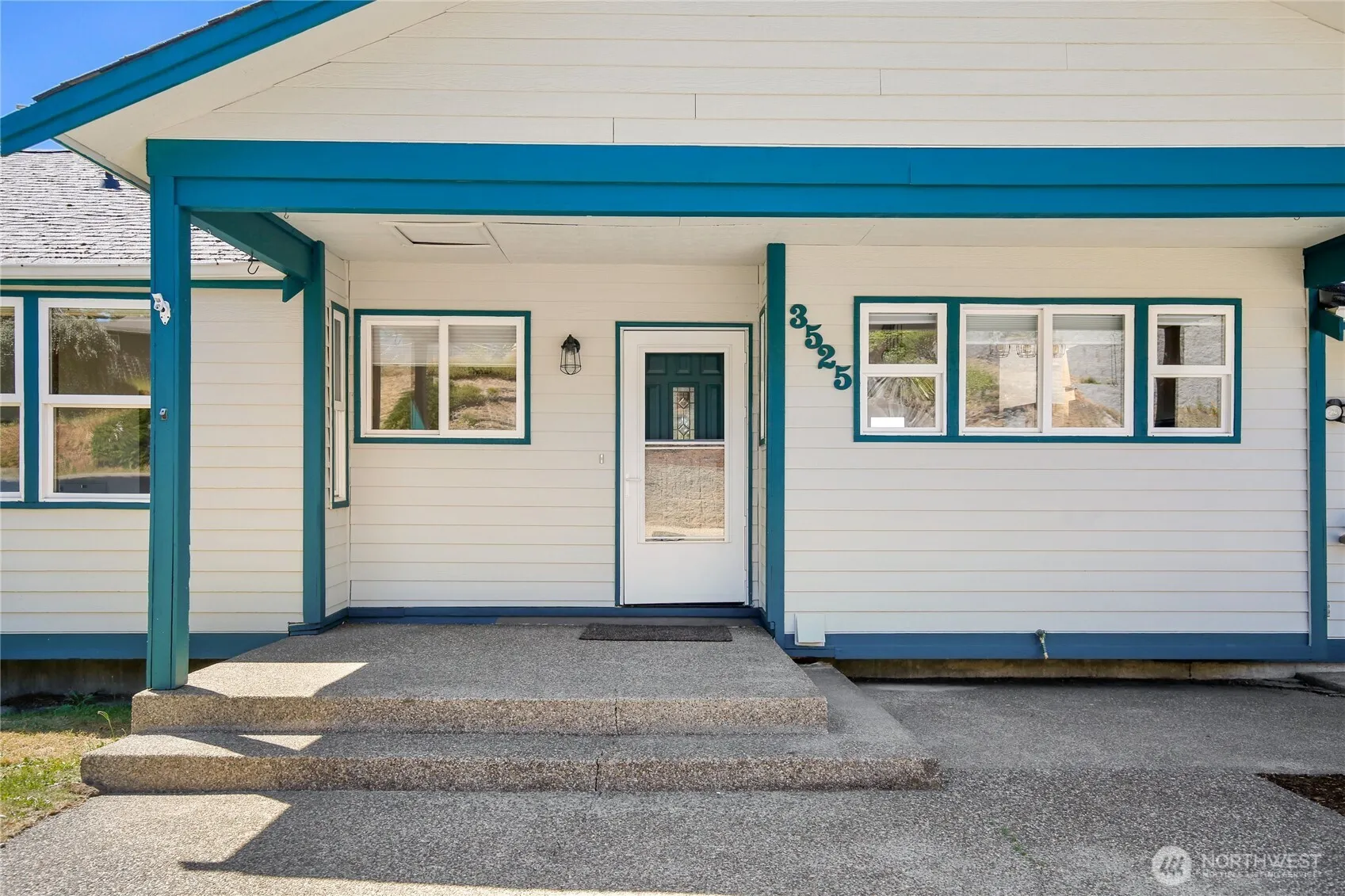 Property photo for 3525 Harbel Drive Ne, Bremerton photo 2