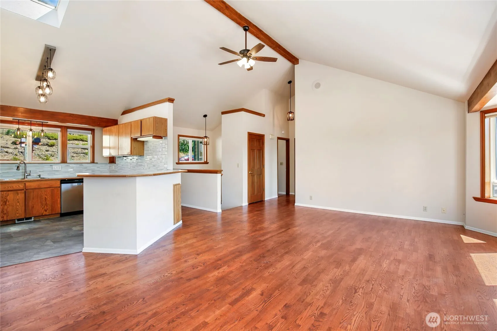 Property photo for 3525 Harbel Drive Ne, Bremerton photo 4